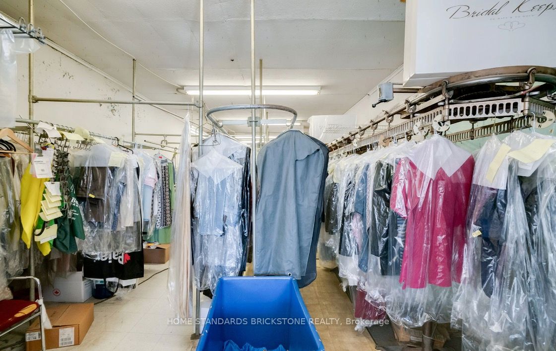 3834a Bloor Street Property Photo