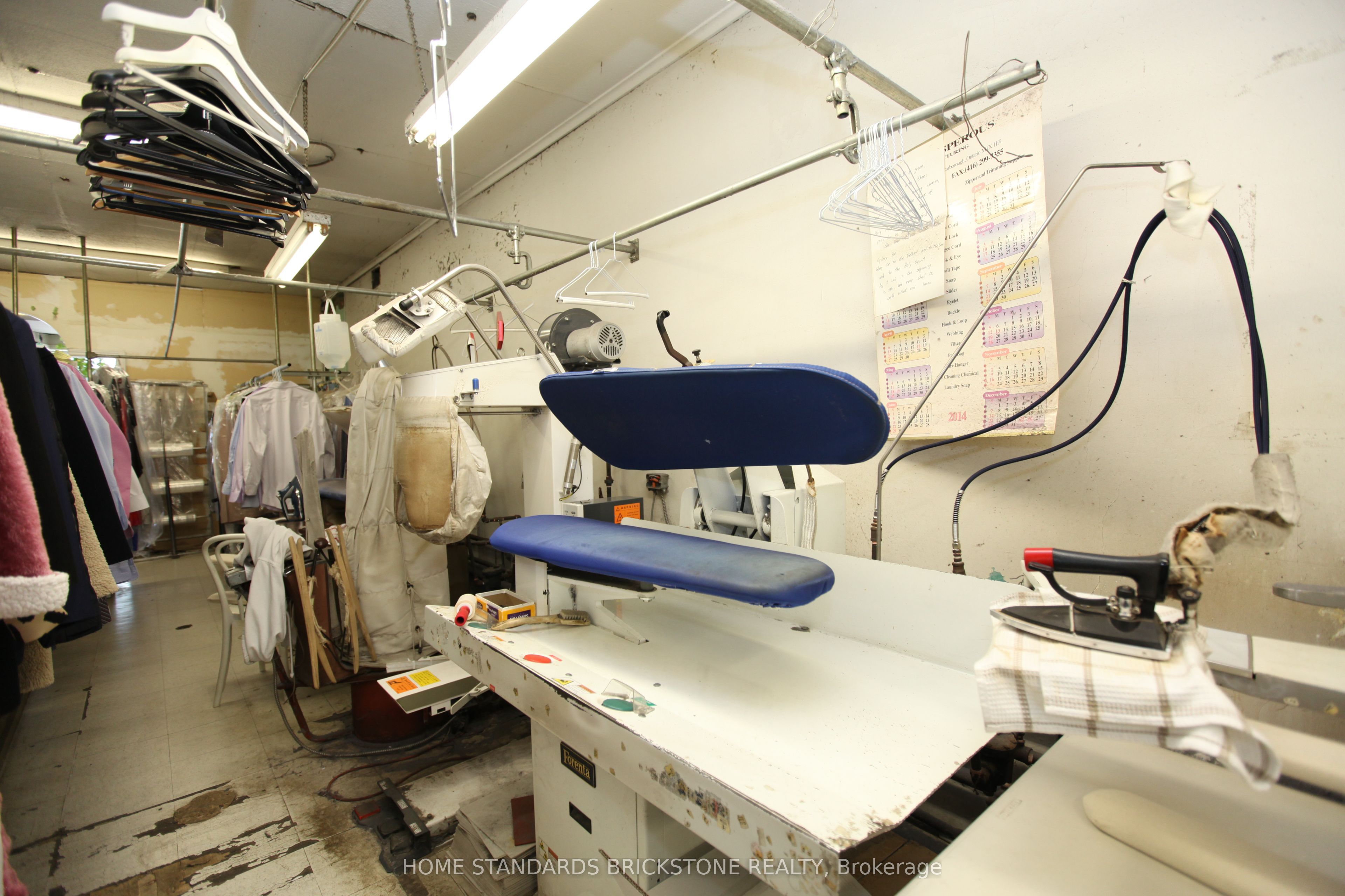 3834a Bloor Street Property Photo 5