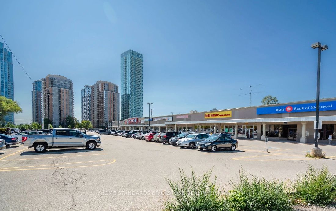 3834a Bloor Street Property Photo 8