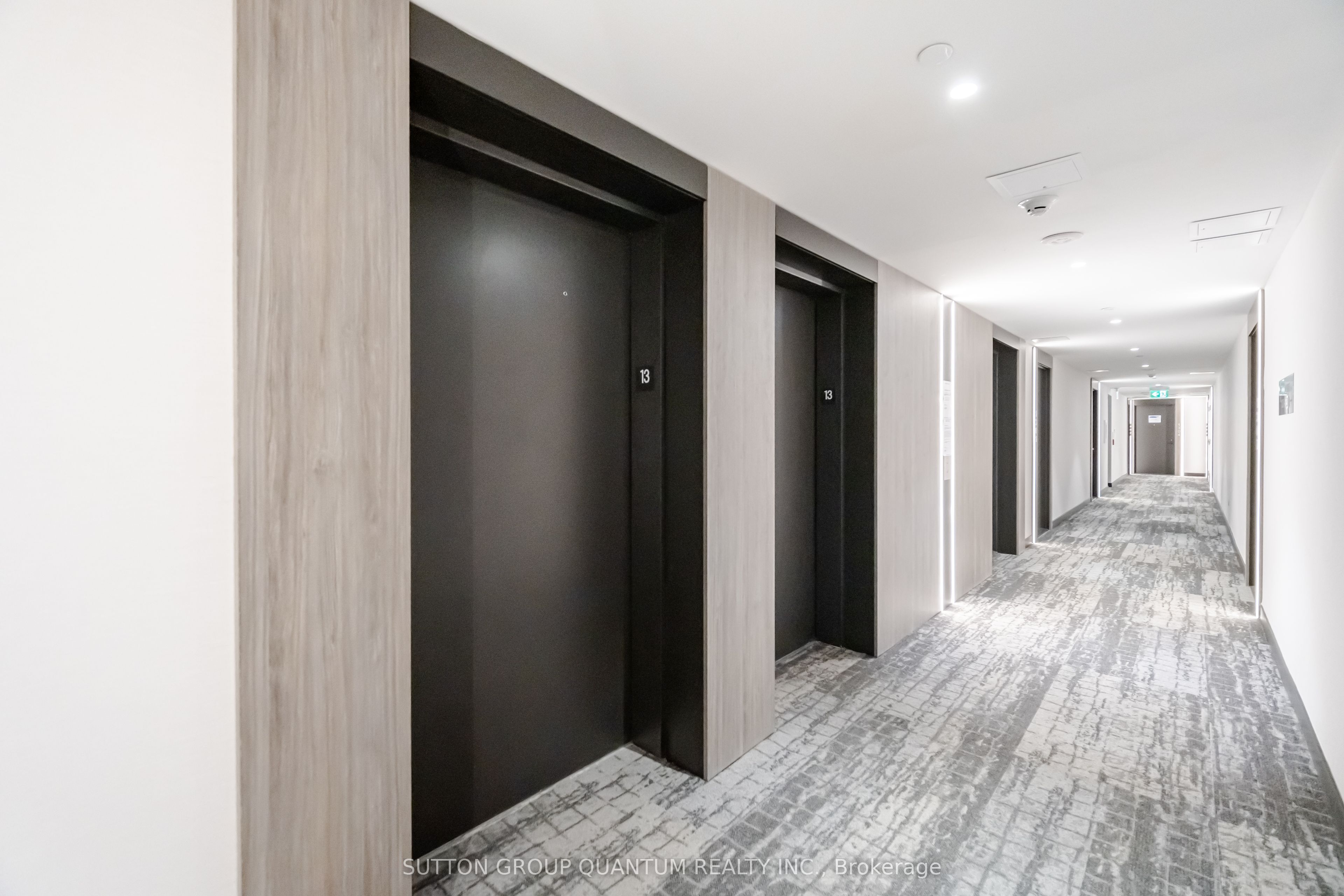 #1305 - 220 Missinnihe Way Property Photo 4