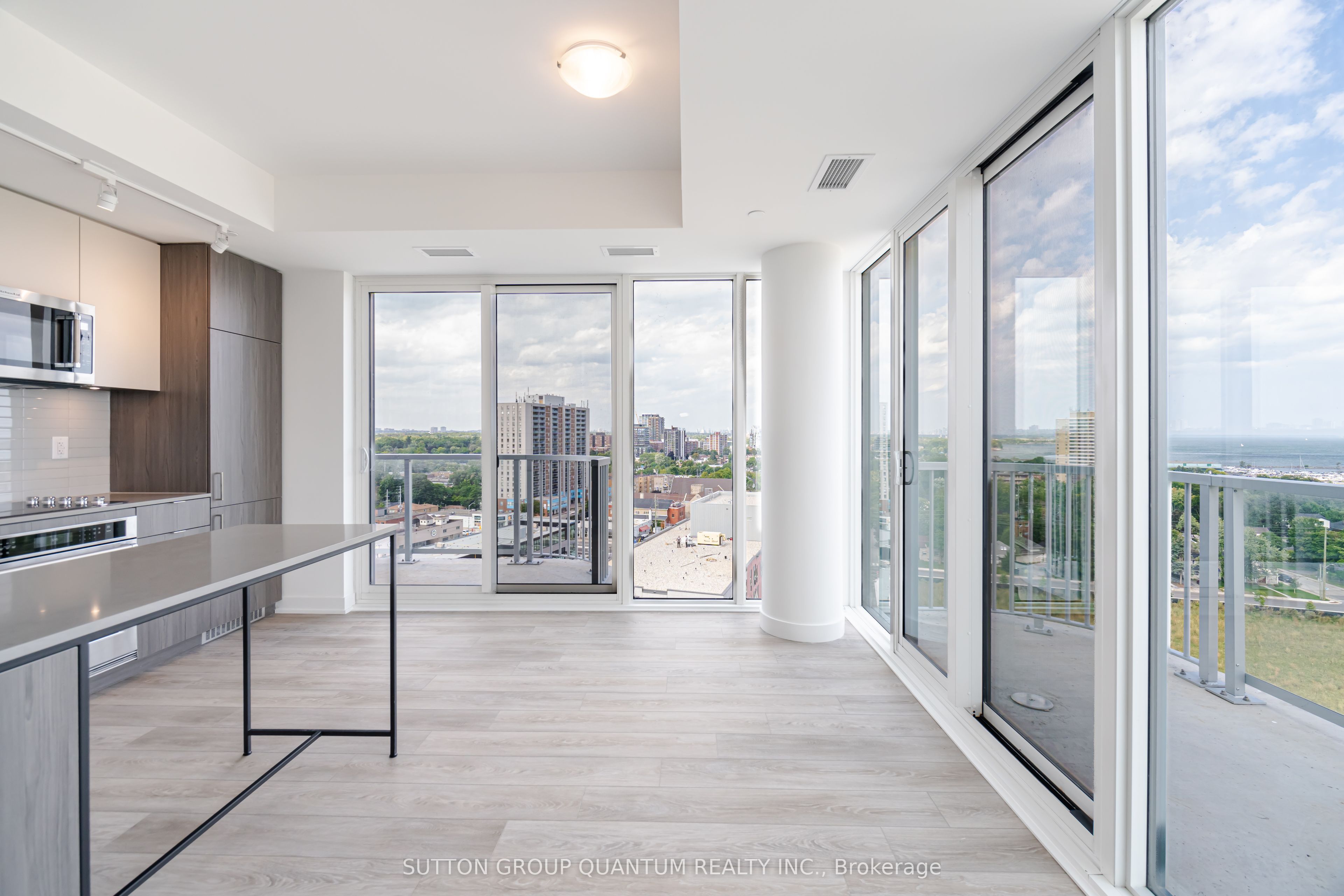 #1305 - 220 Missinnihe Way Property Photo 12