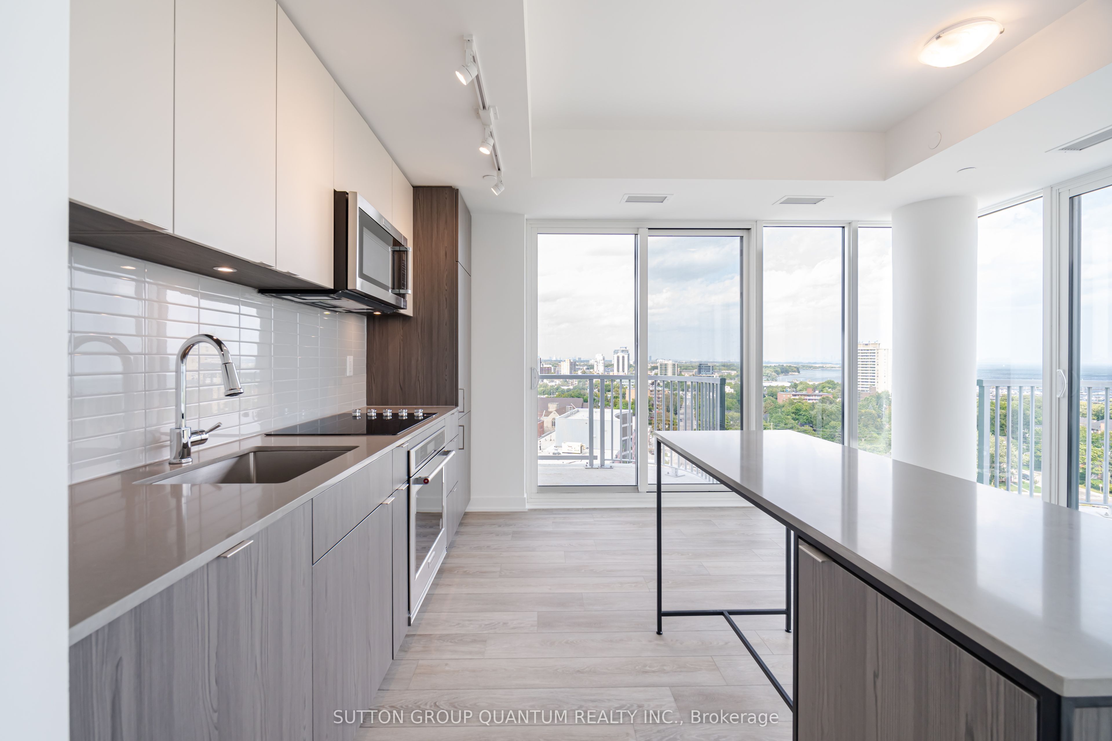 #1305 - 220 Missinnihe Way Property Photo 16