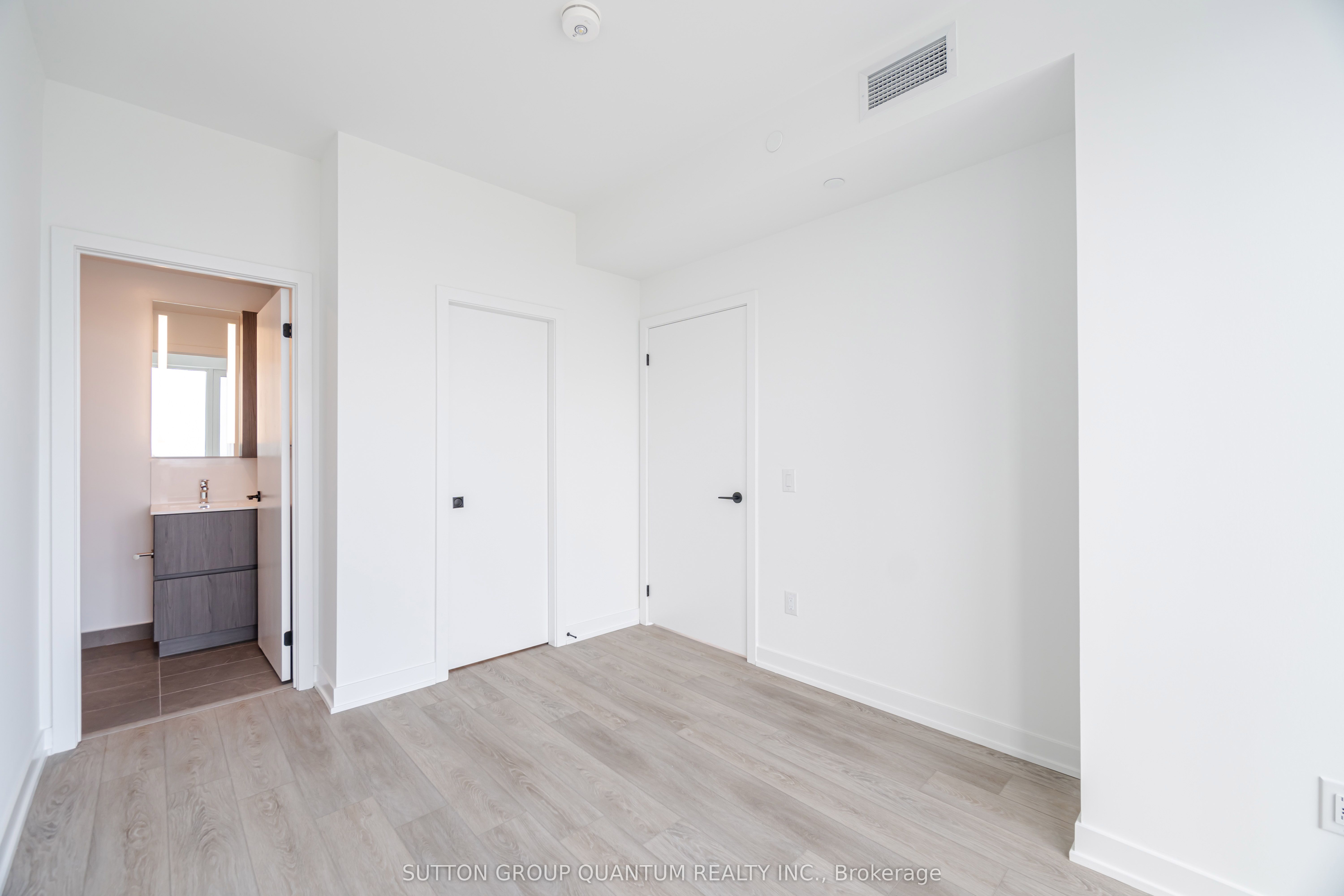 #1305 - 220 Missinnihe Way Property Photo 19