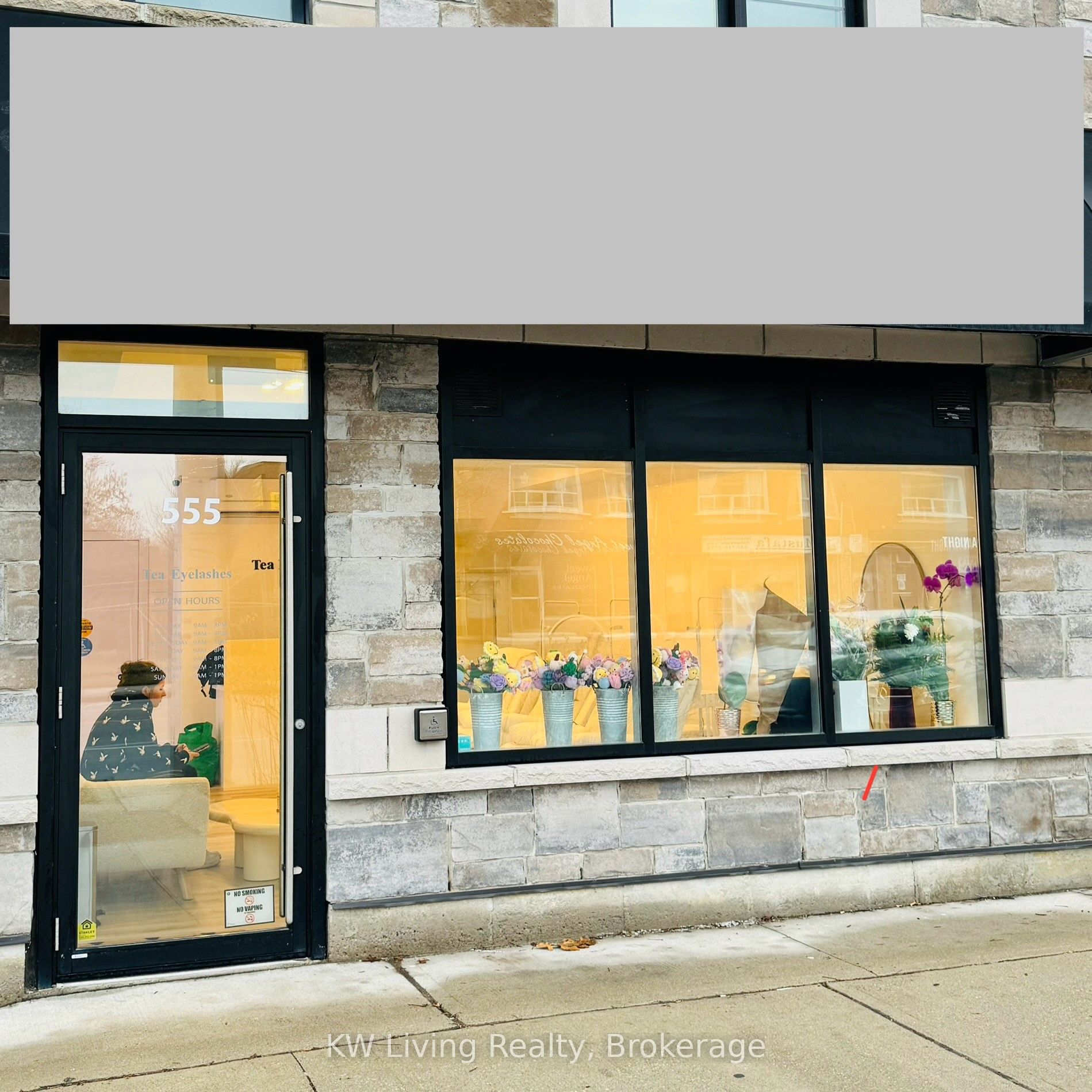 555 Lake Shore Rd E Property Photo 1