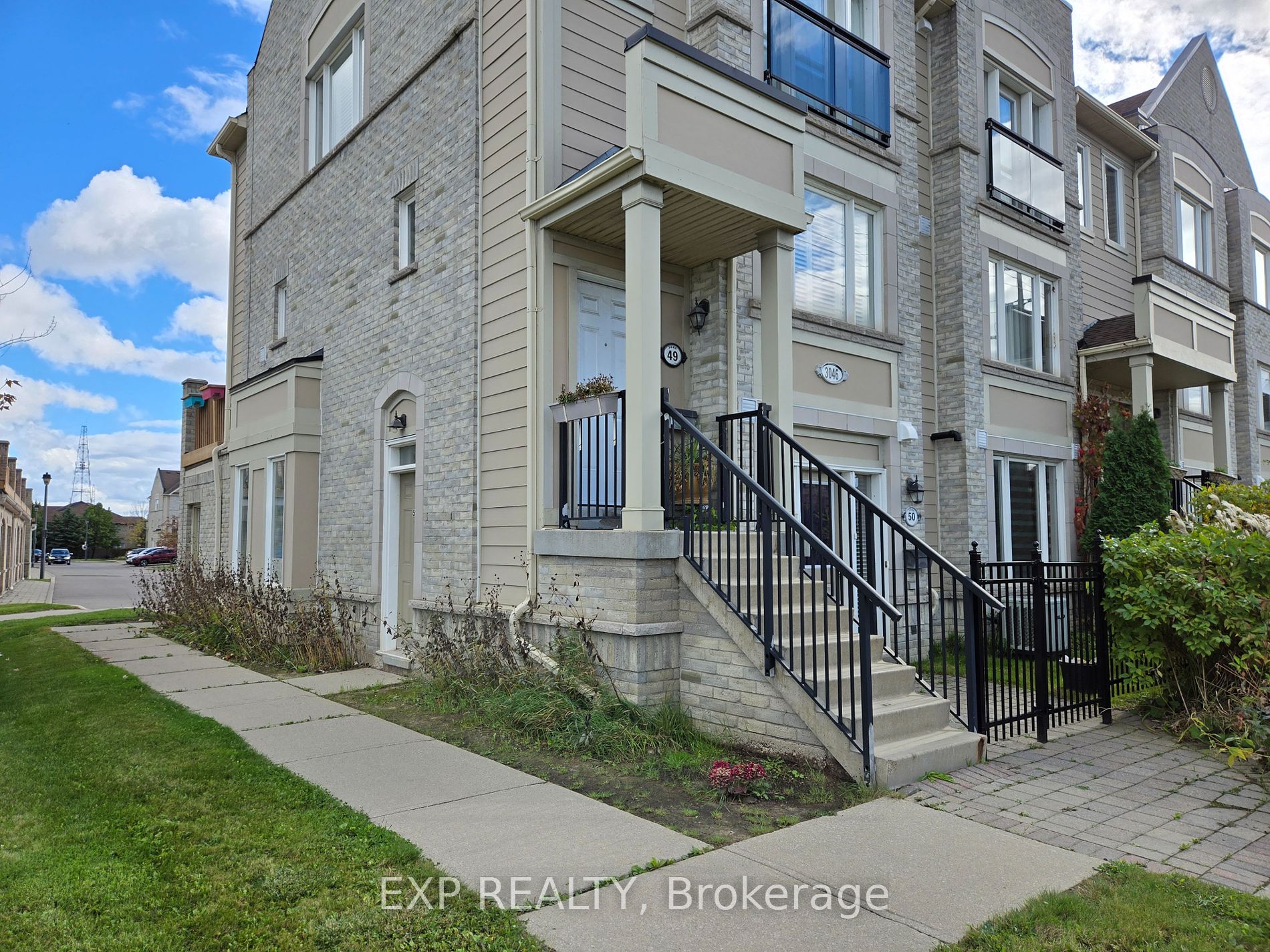 3046 Eglinton Ave W 50 Property Photo 1