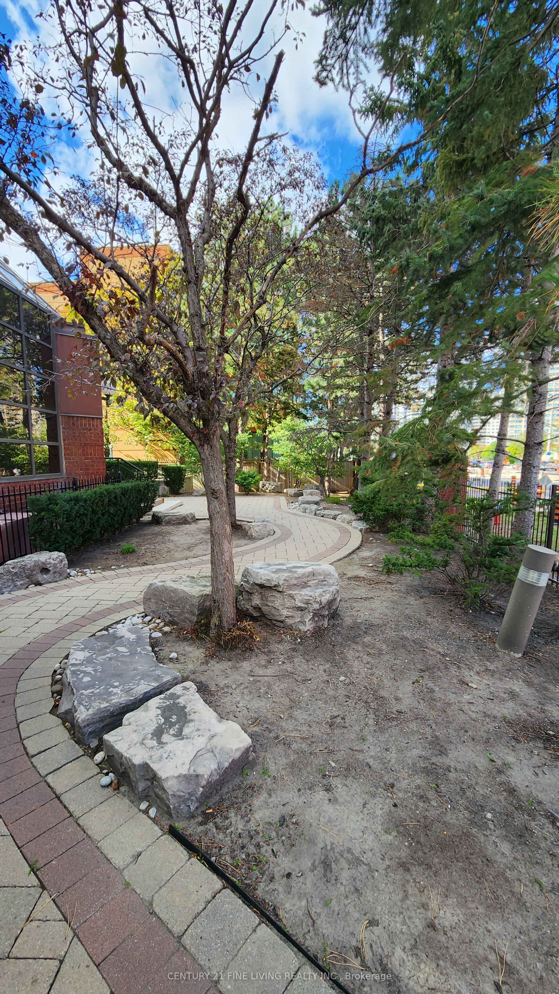 #805 - 25 Fairview Road Property Photo 27