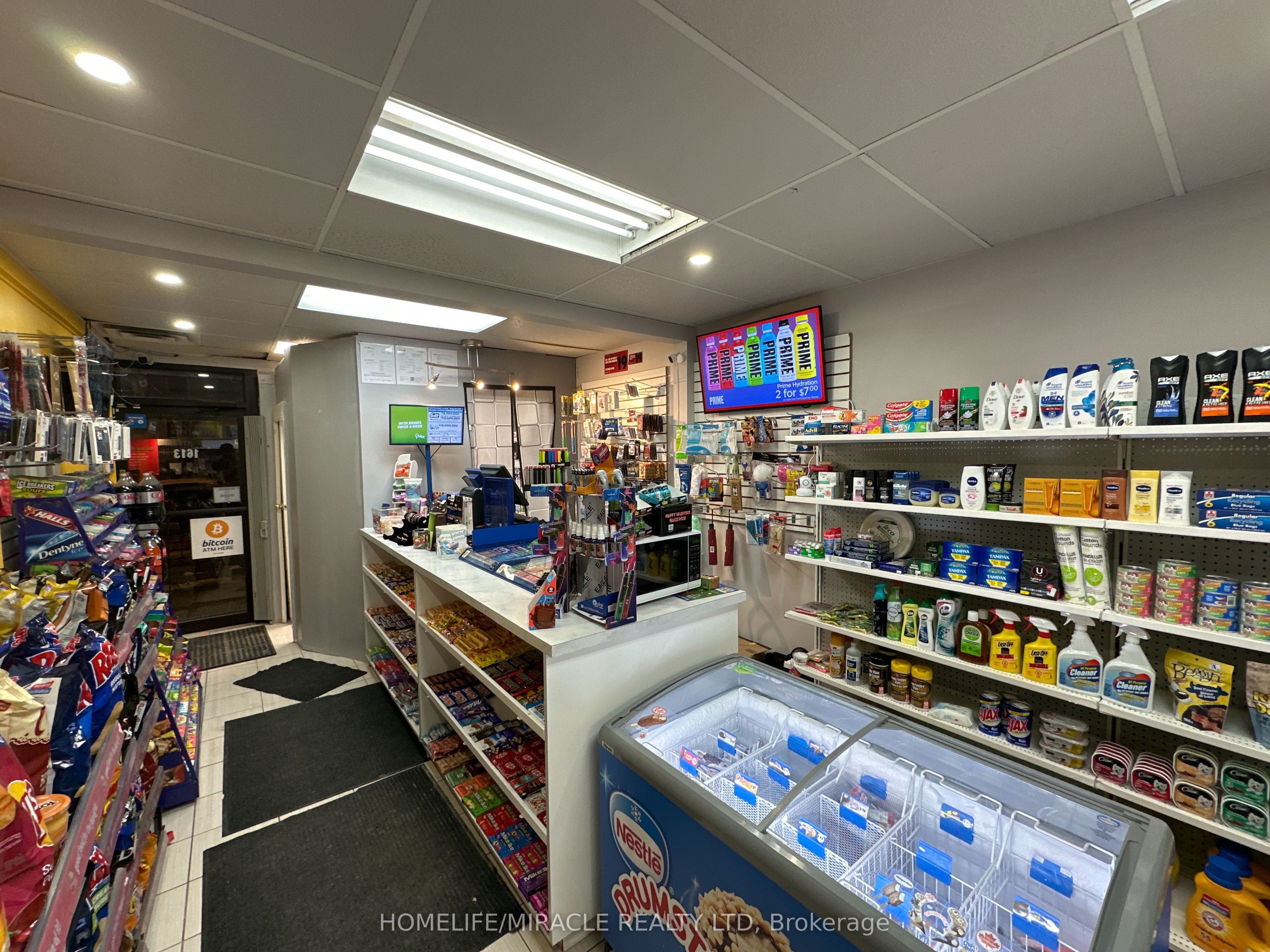 1613 Bloor Street Property Photo 4