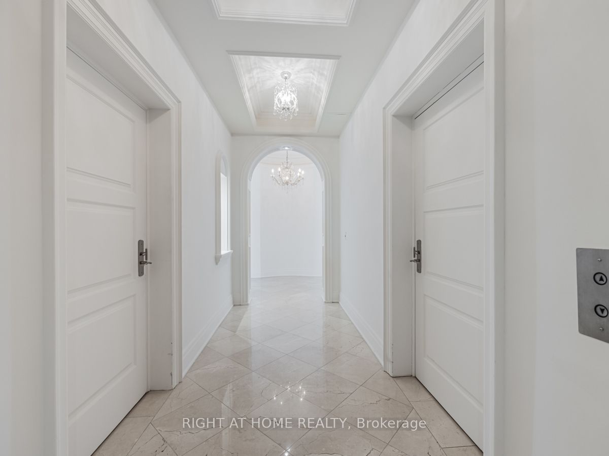 #lph19 - 2095 Lake Shore Boulevard Property Photo 3
