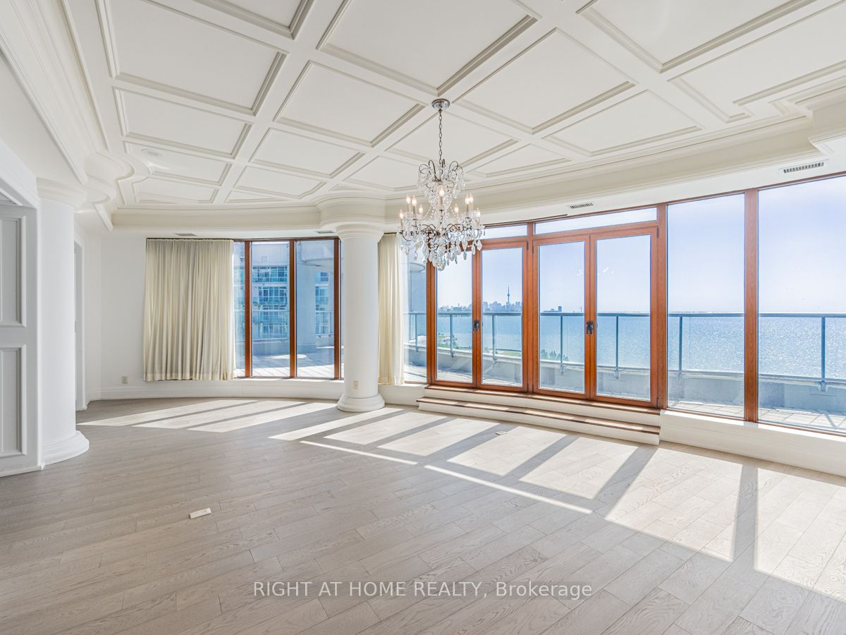#lph19 - 2095 Lake Shore Boulevard Property Photo 10