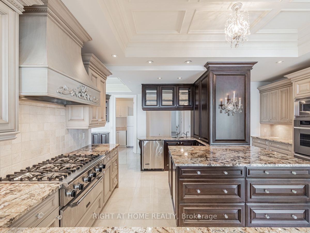 #lph19 - 2095 Lake Shore Boulevard Property Photo 13