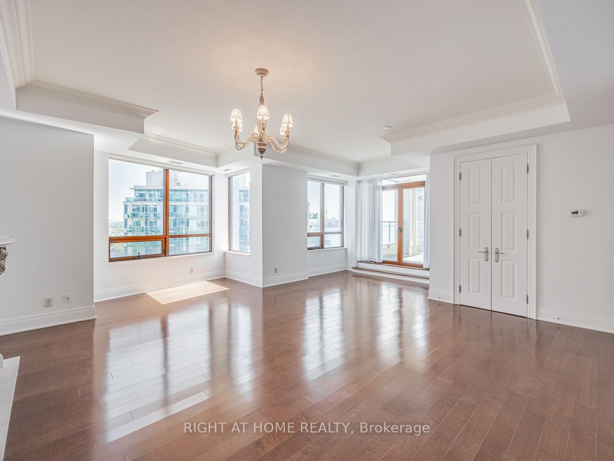 #lph19 - 2095 Lake Shore Boulevard Property Photo 18
