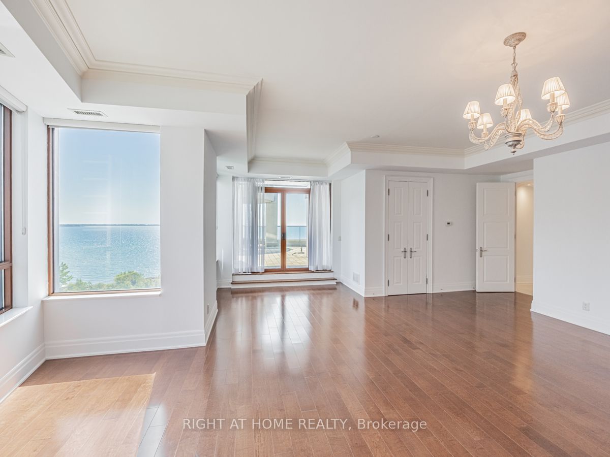 #lph19 - 2095 Lake Shore Boulevard Property Photo 20