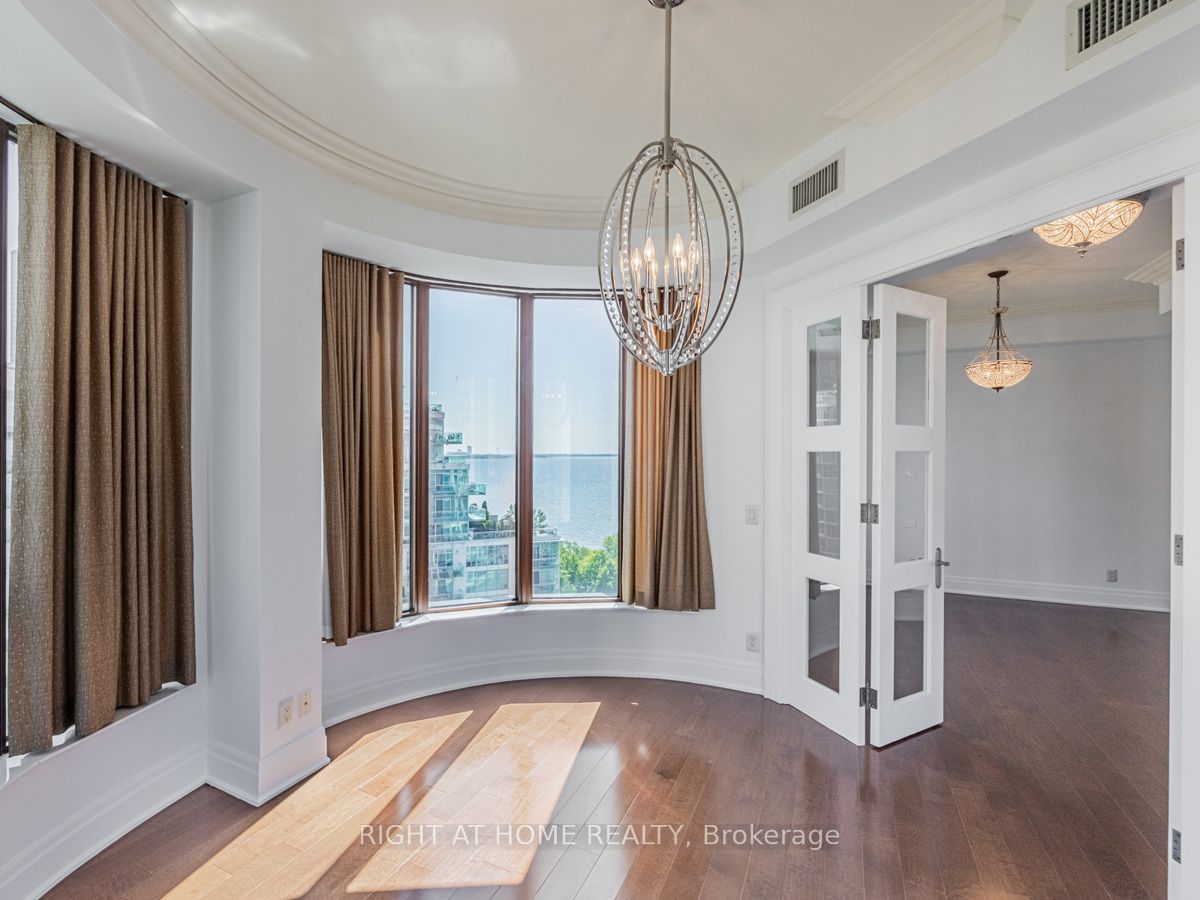 #lph19 - 2095 Lake Shore Boulevard Property Photo 22