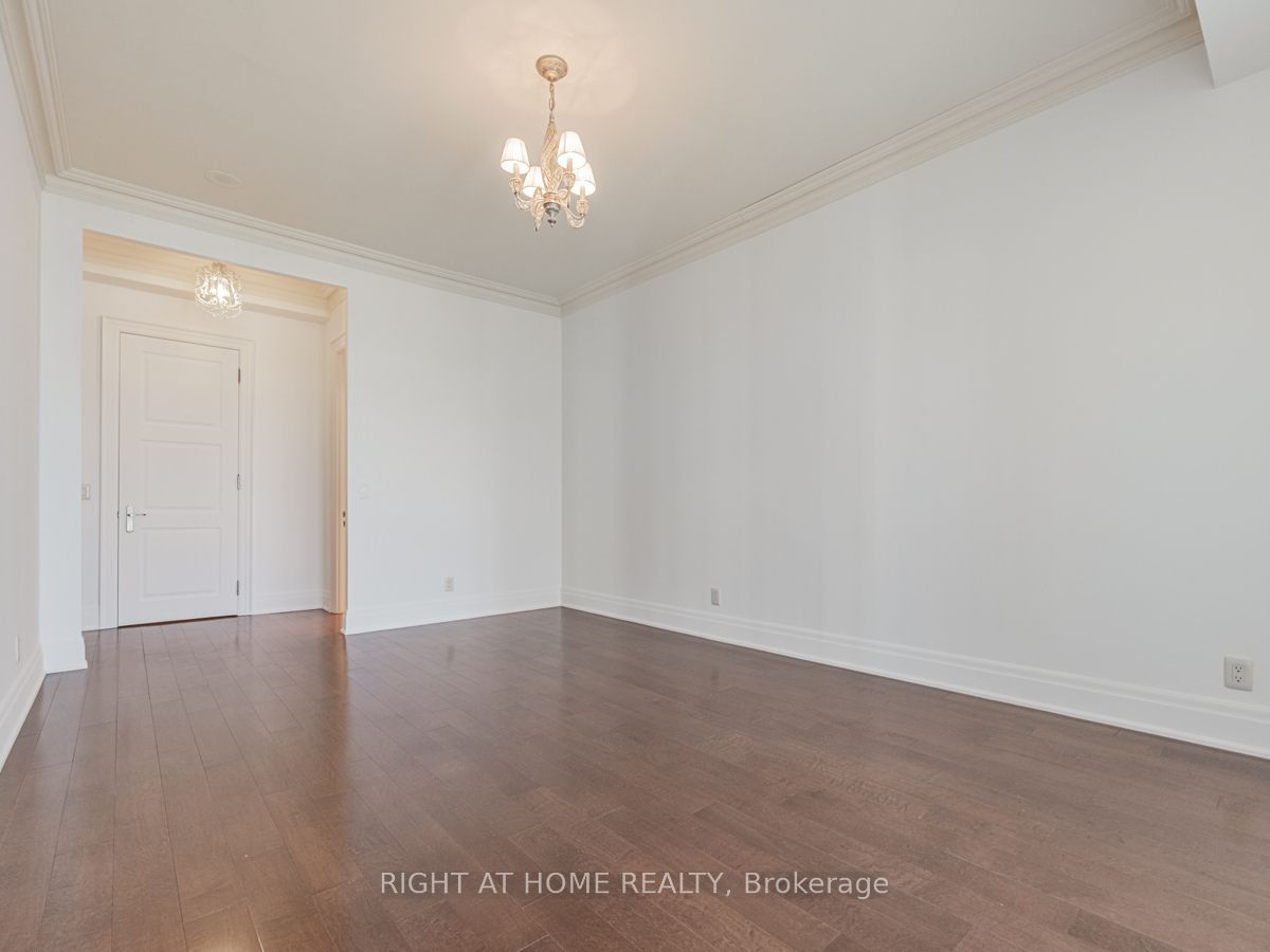 #lph19 - 2095 Lake Shore Boulevard Property Photo 26