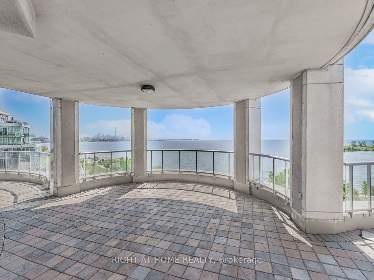 #lph19 - 2095 Lake Shore Boulevard Property Photo 32