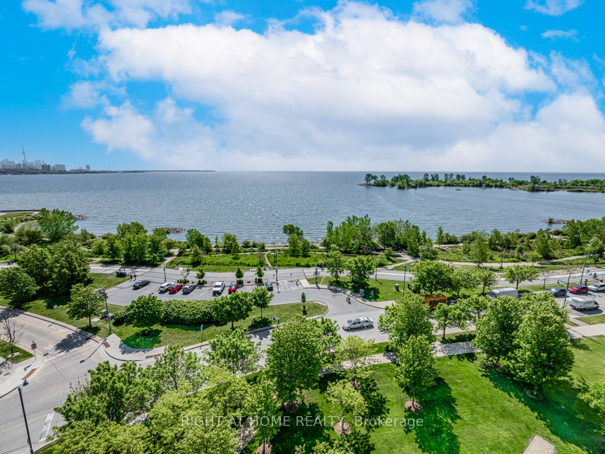 #lph19 - 2095 Lake Shore Boulevard Property Photo 33