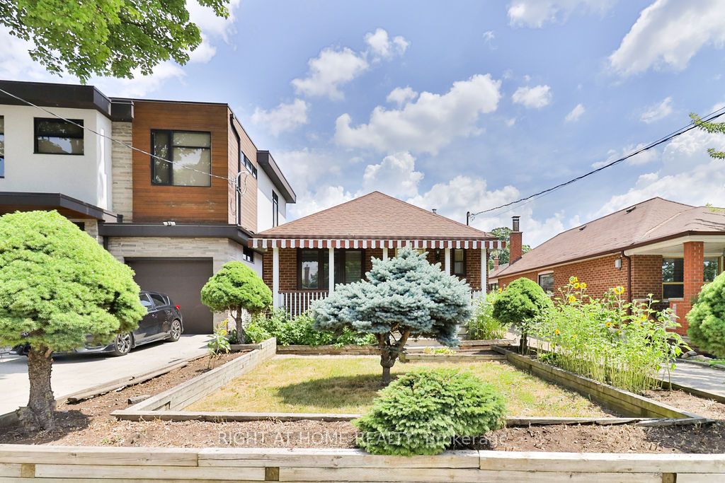 W9398829 Property Photo