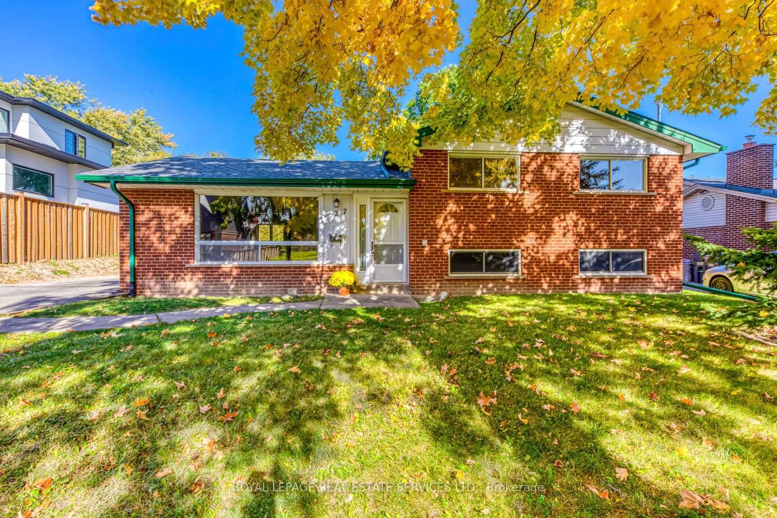 27 Theodore Dr Property Photo