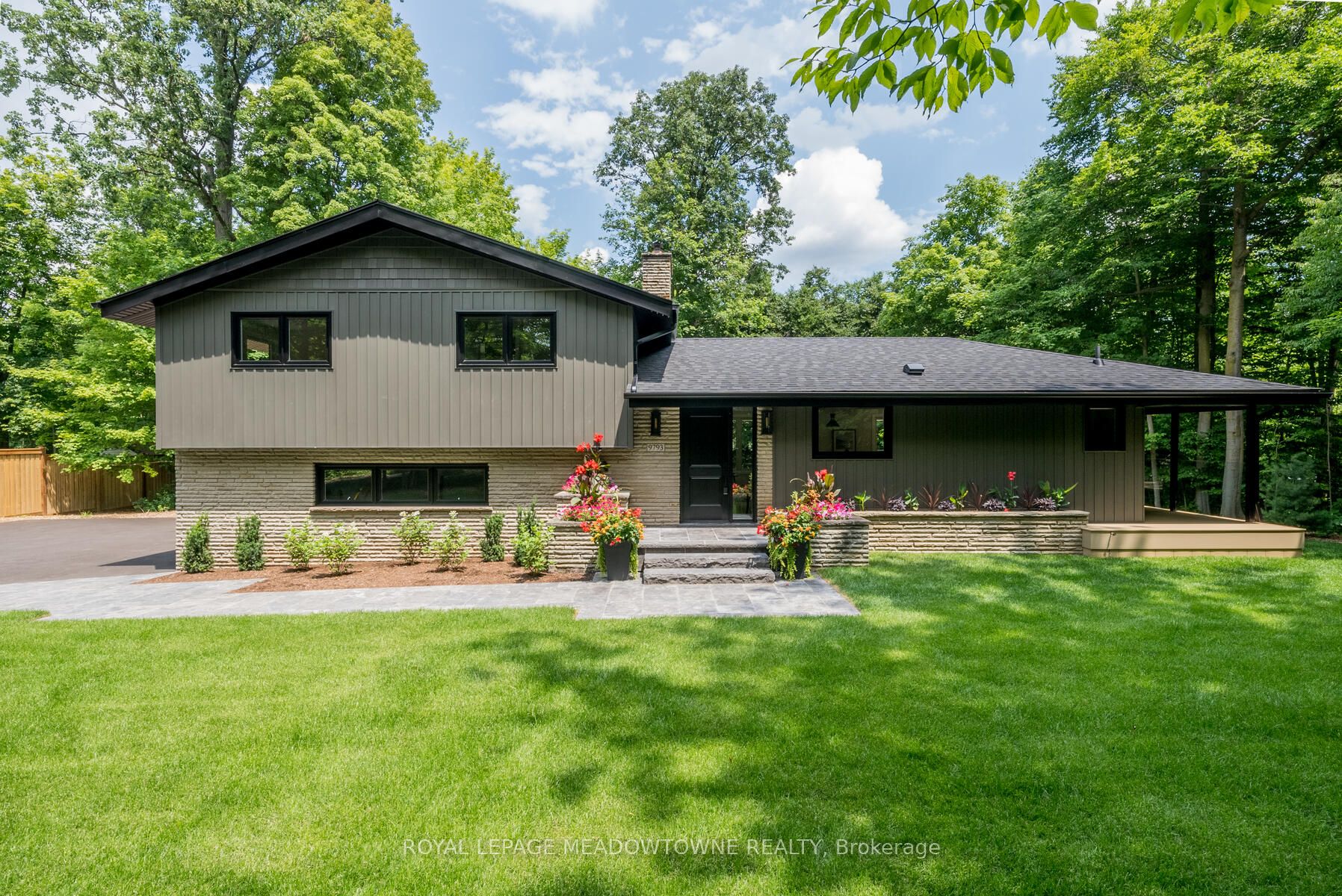 9793 8th Line Property Photo