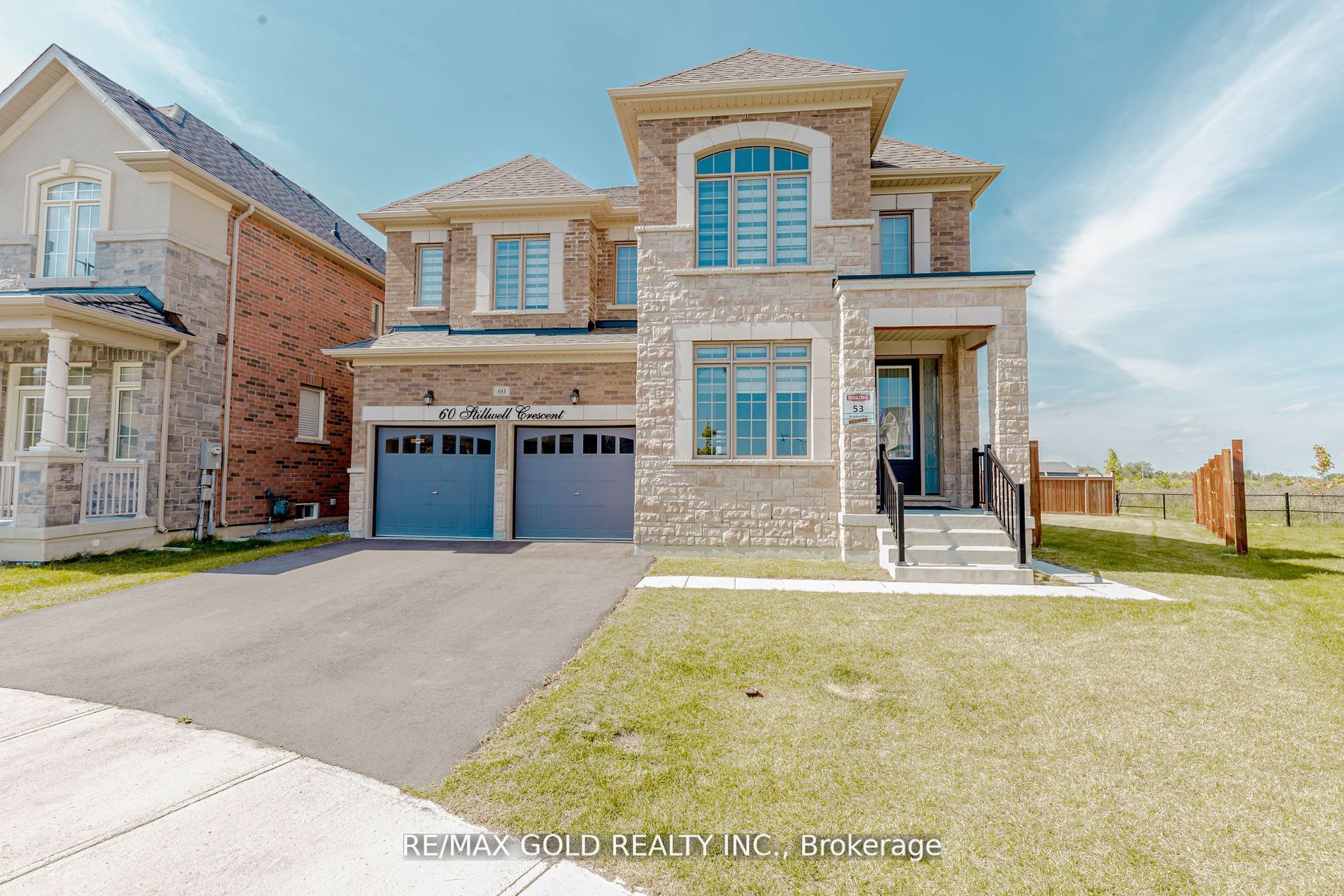 60 Stillwell Cres Property Photo