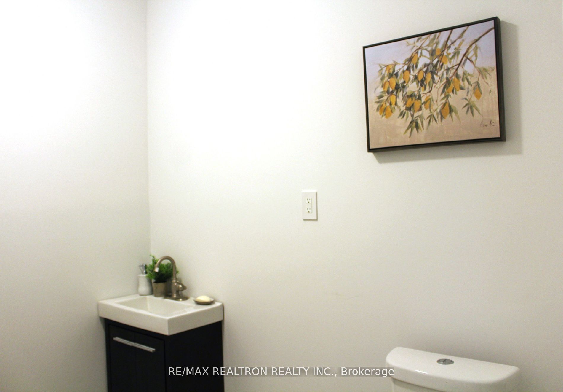 1 De Boers Dr Property Photo 14