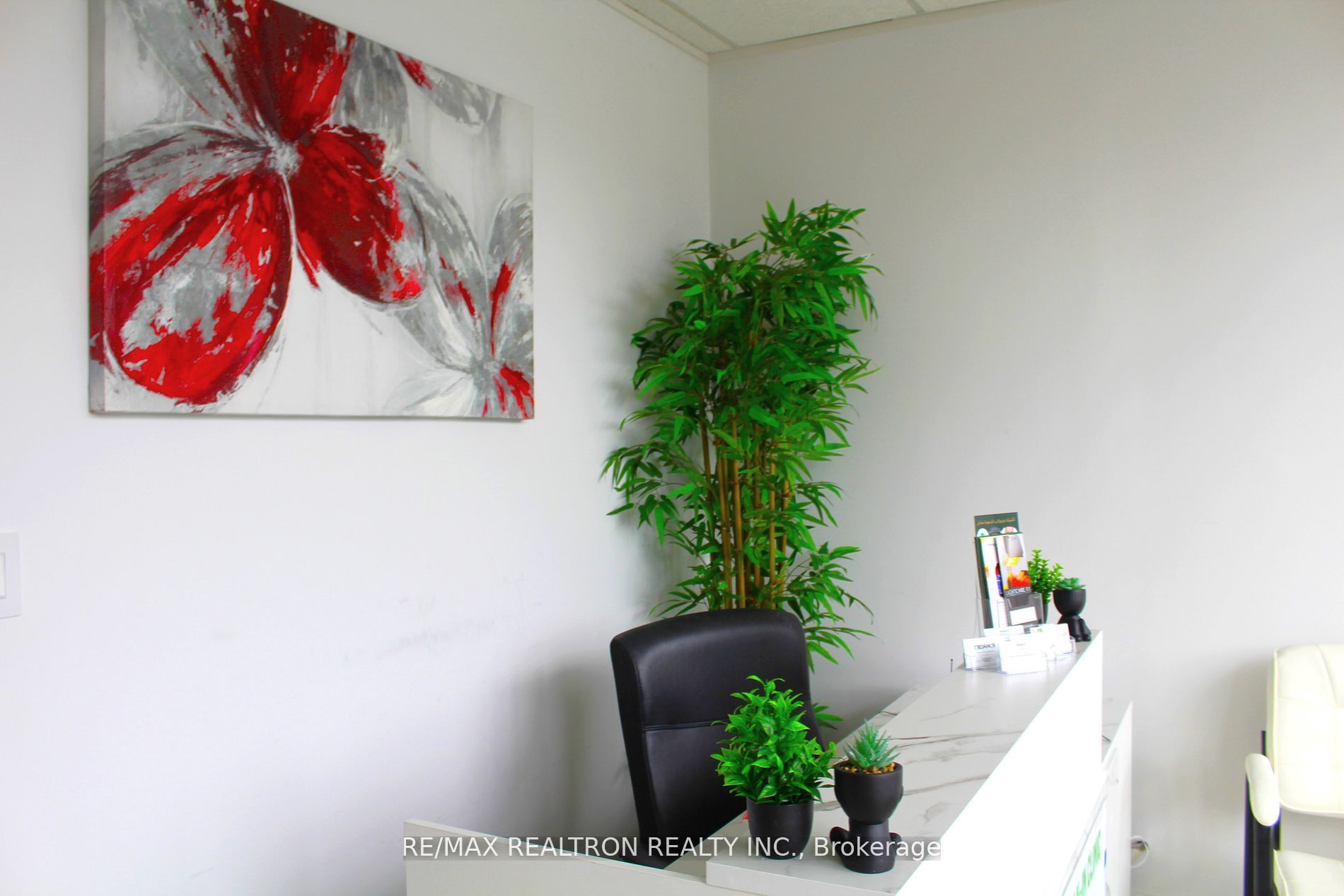 1 De Boers Dr Property Photo 22