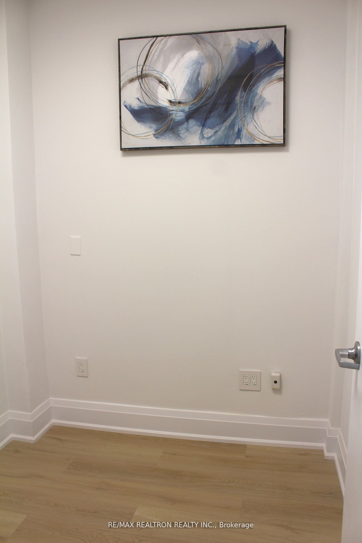 1 De Boers Dr Property Photo 27