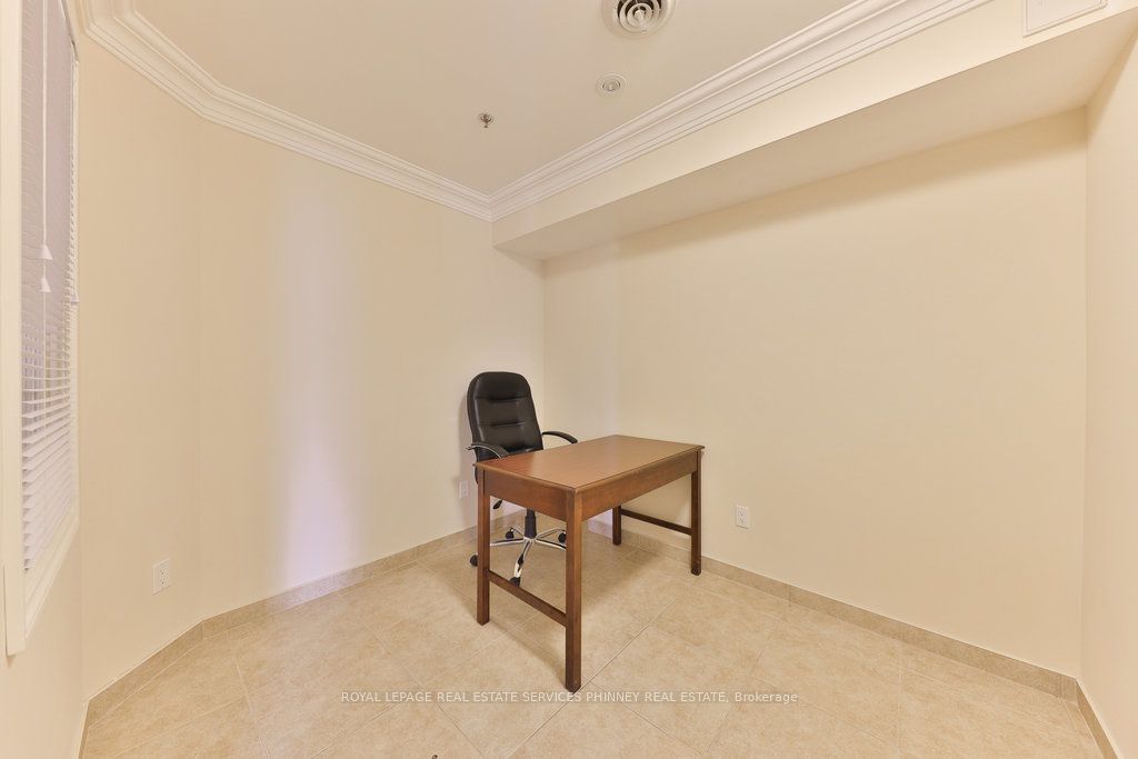 #26 - 2861 Sherwood Heights Drive Property Photo 10