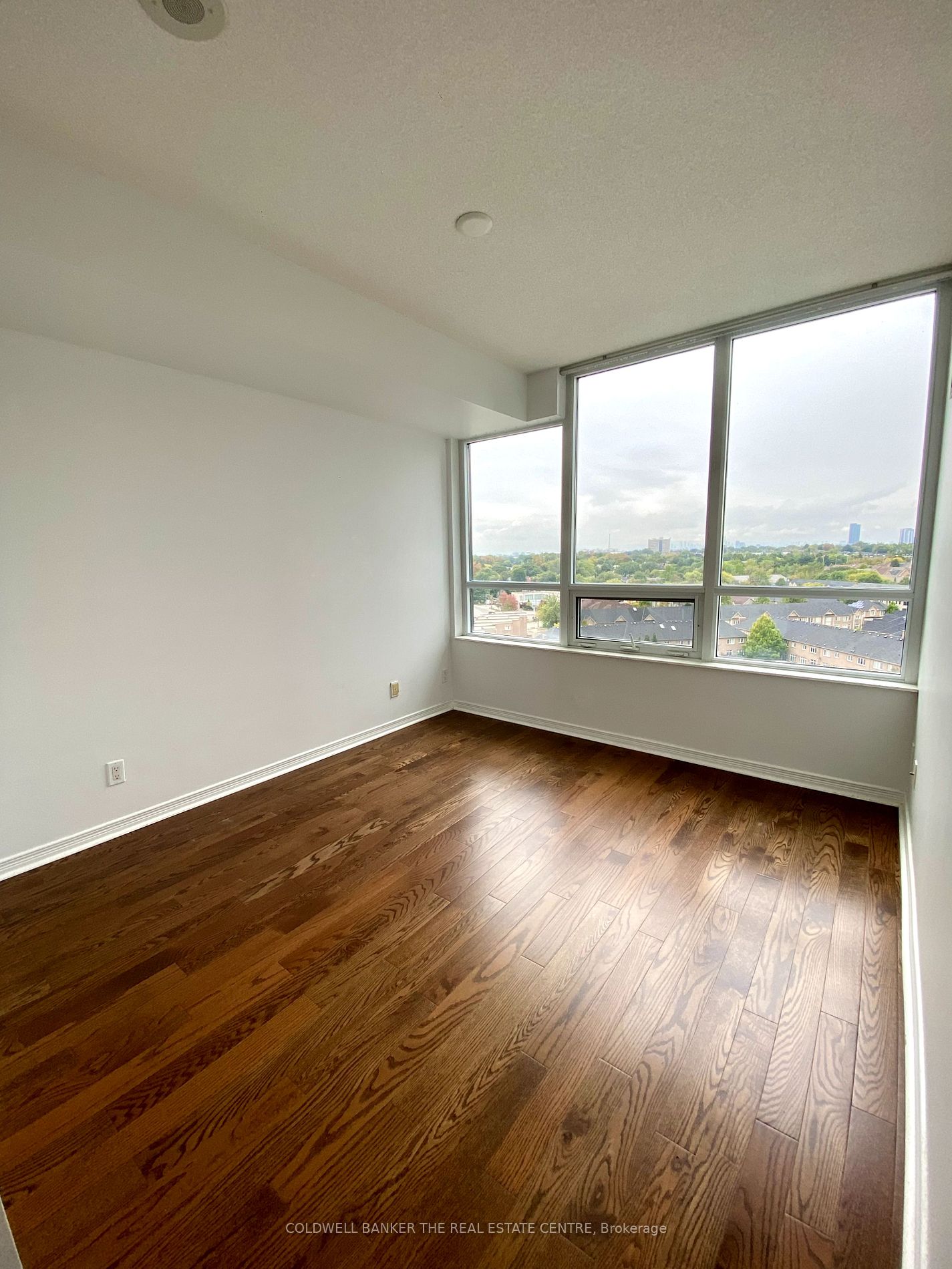 2240 Lake Shore Blvd W 04 Property Photo 7