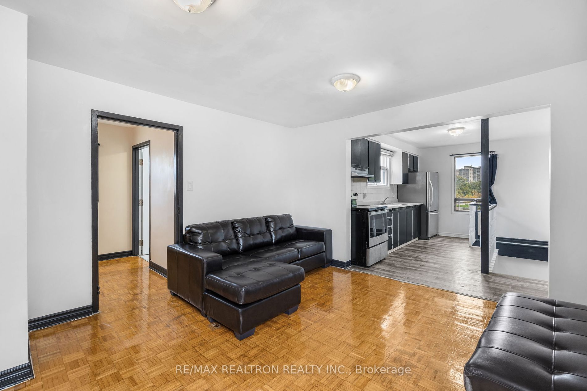1631 Weston Rd Property Photo 4