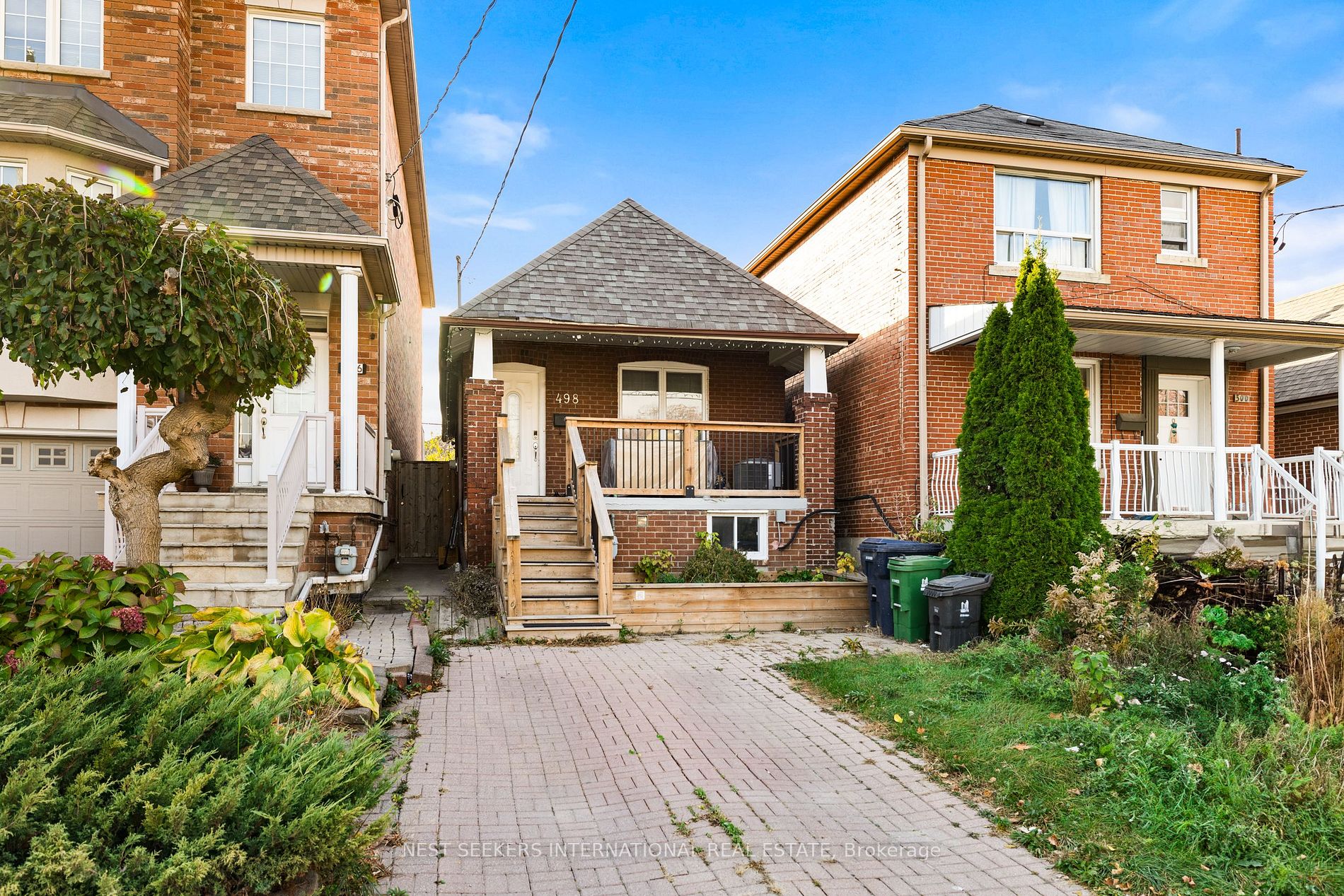 498 Caledonia Rd Property Photo