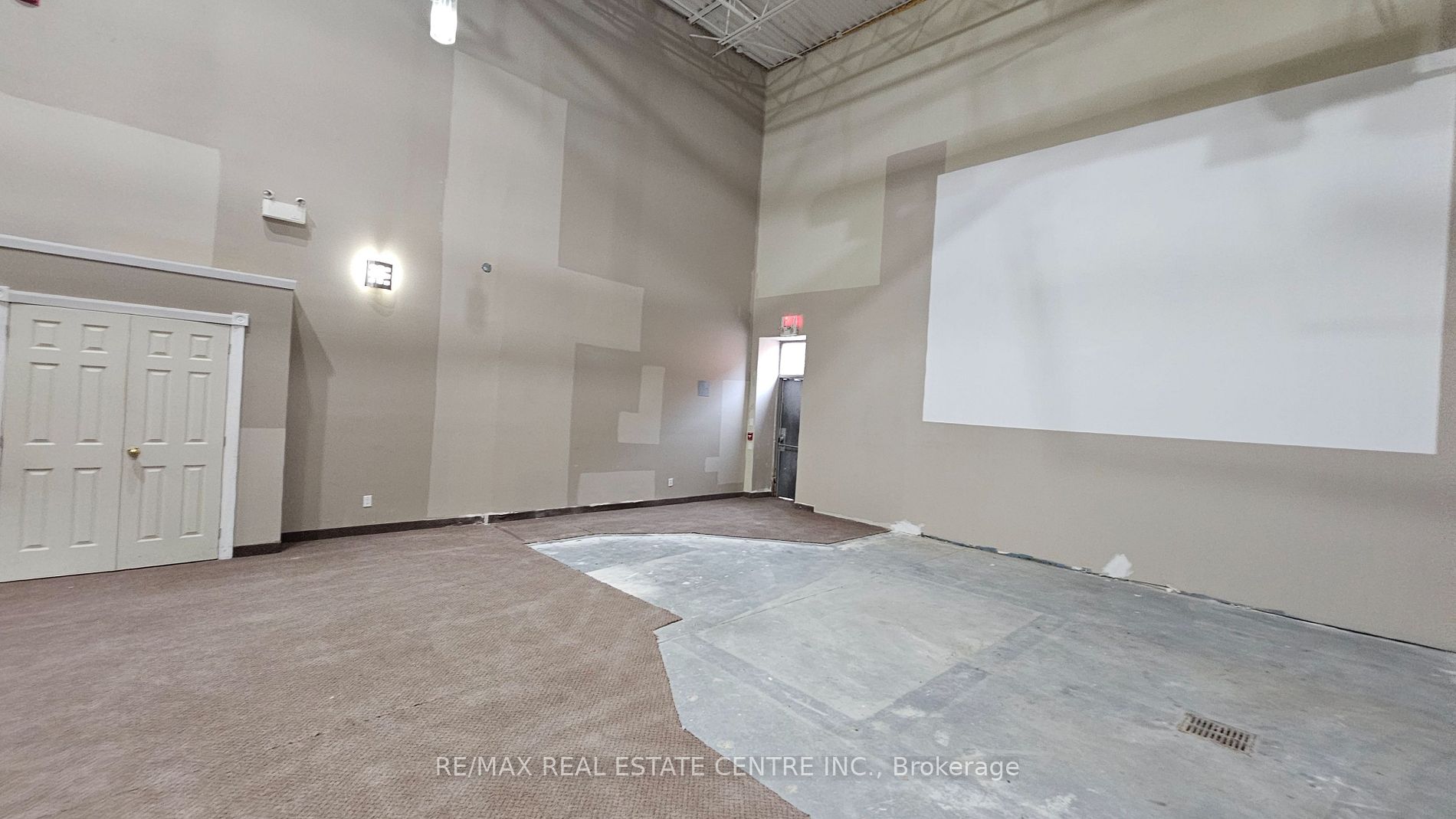 4060 Ridgeway Dr Property Photo 15