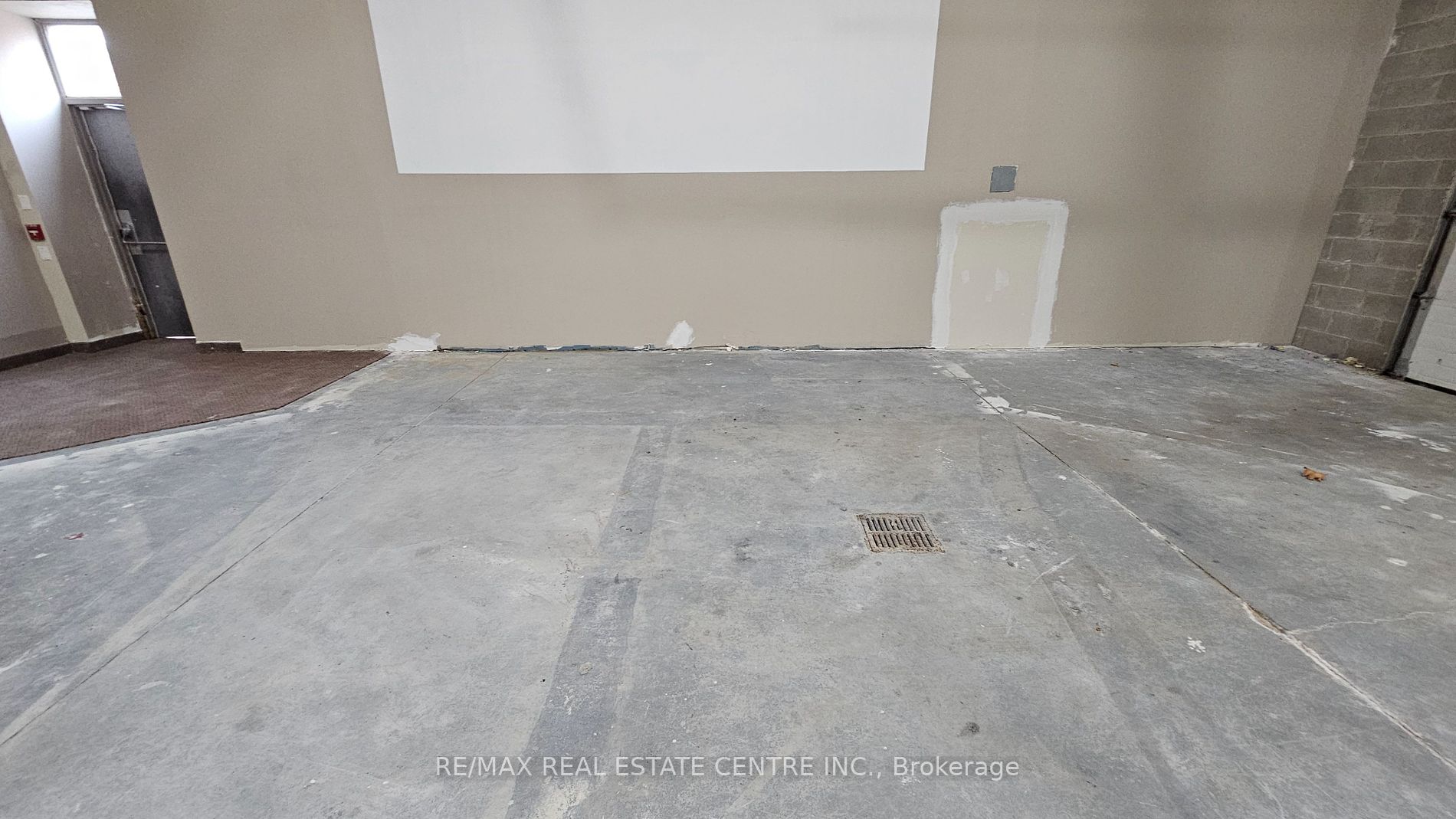 4060 Ridgeway Dr Property Photo 21