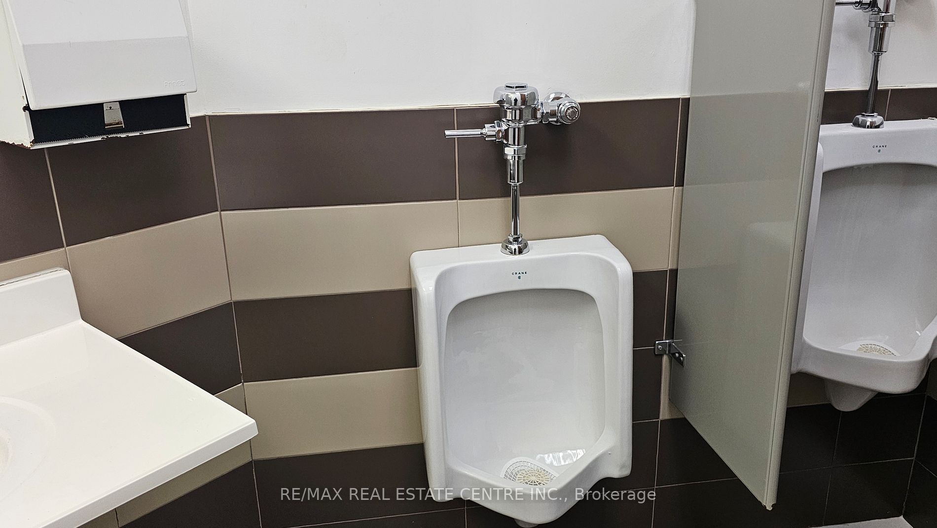 4060 Ridgeway Dr Property Photo 28