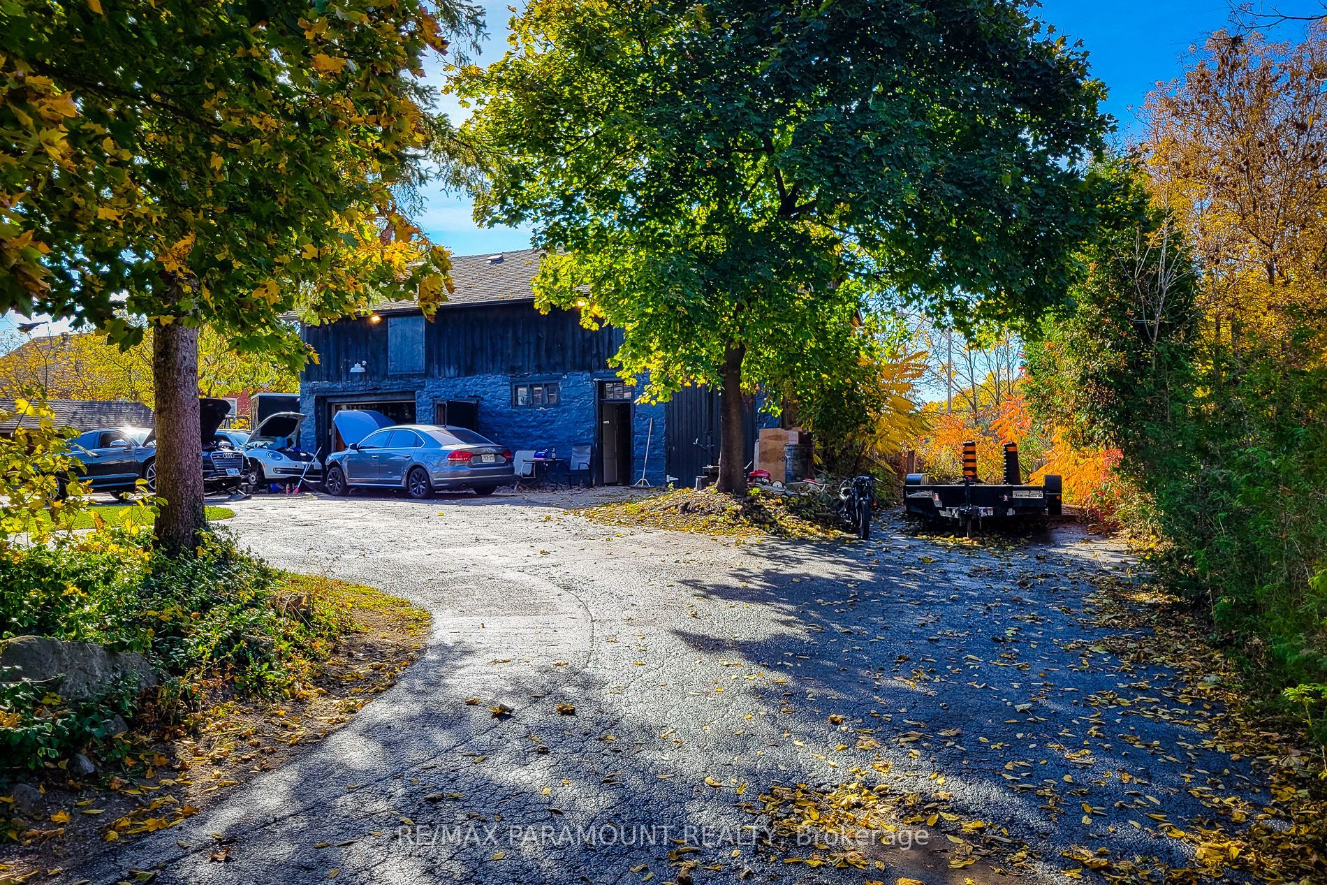 90 Main St N Property Photo 16