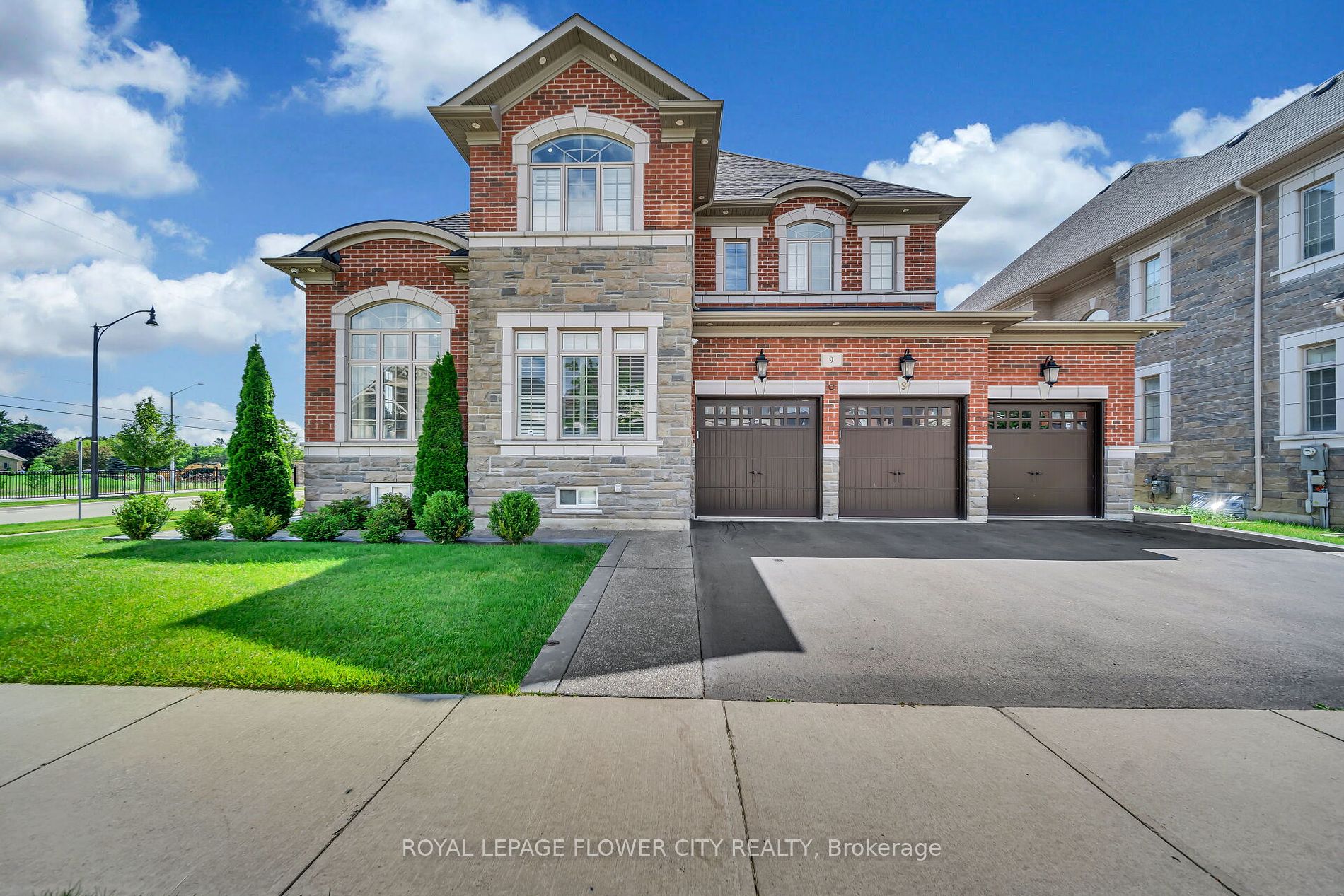 9 Balloon Cres Property Photo