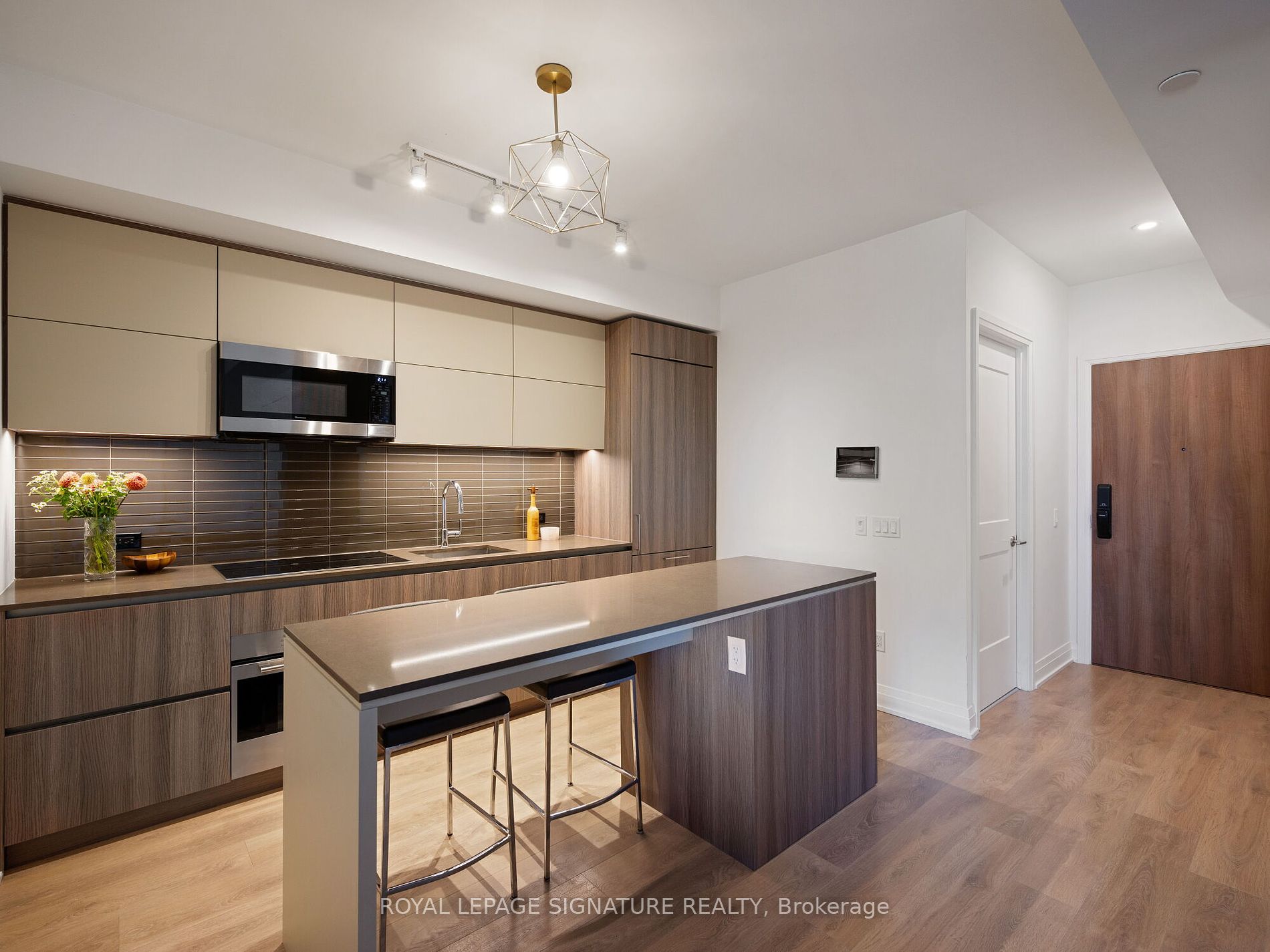21 Park St E Property Photo