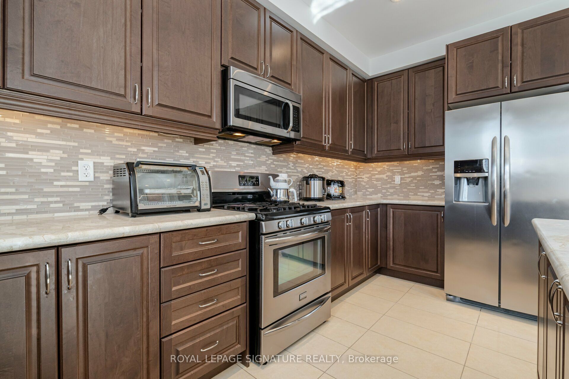 5520 Meadowcrest Avenue Property Photo 16