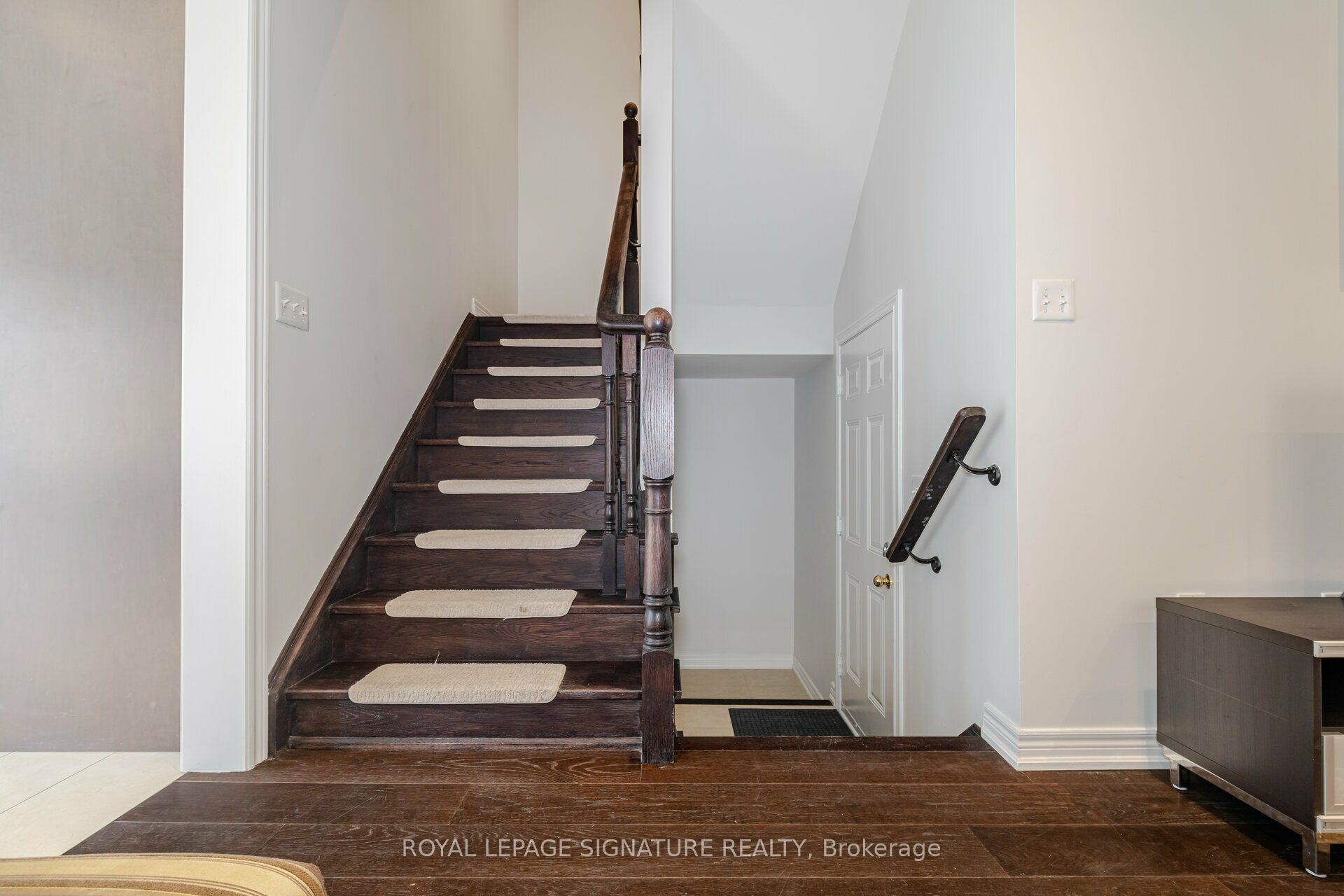 5520 Meadowcrest Avenue Property Photo 18