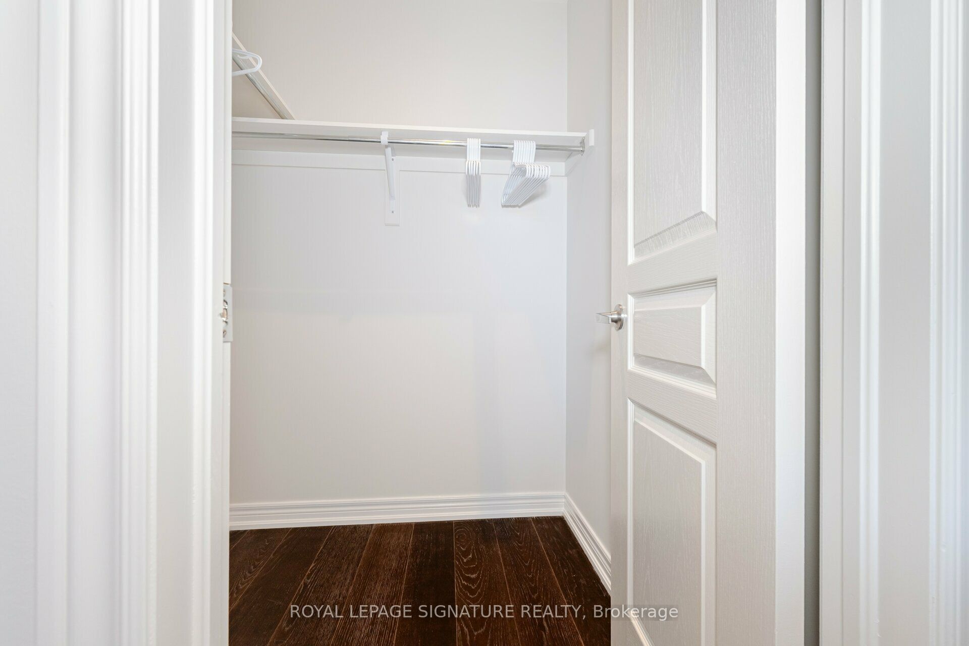 5520 Meadowcrest Avenue Property Photo 28