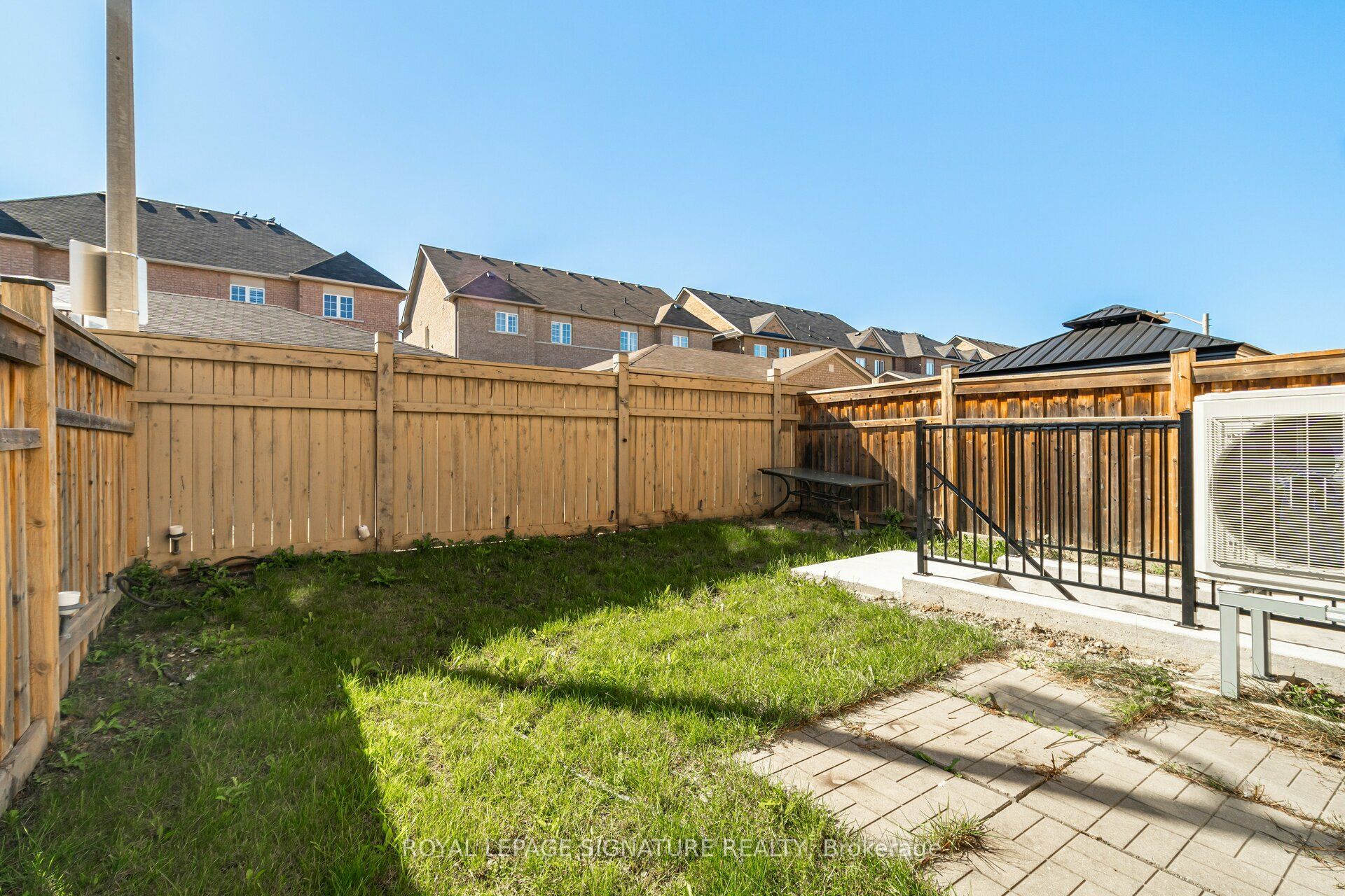 5520 Meadowcrest Avenue Property Photo 34
