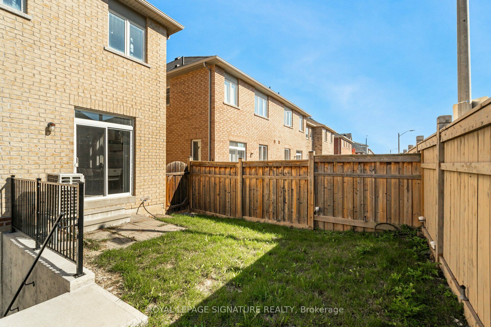 5520 Meadowcrest Avenue Property Photo 36