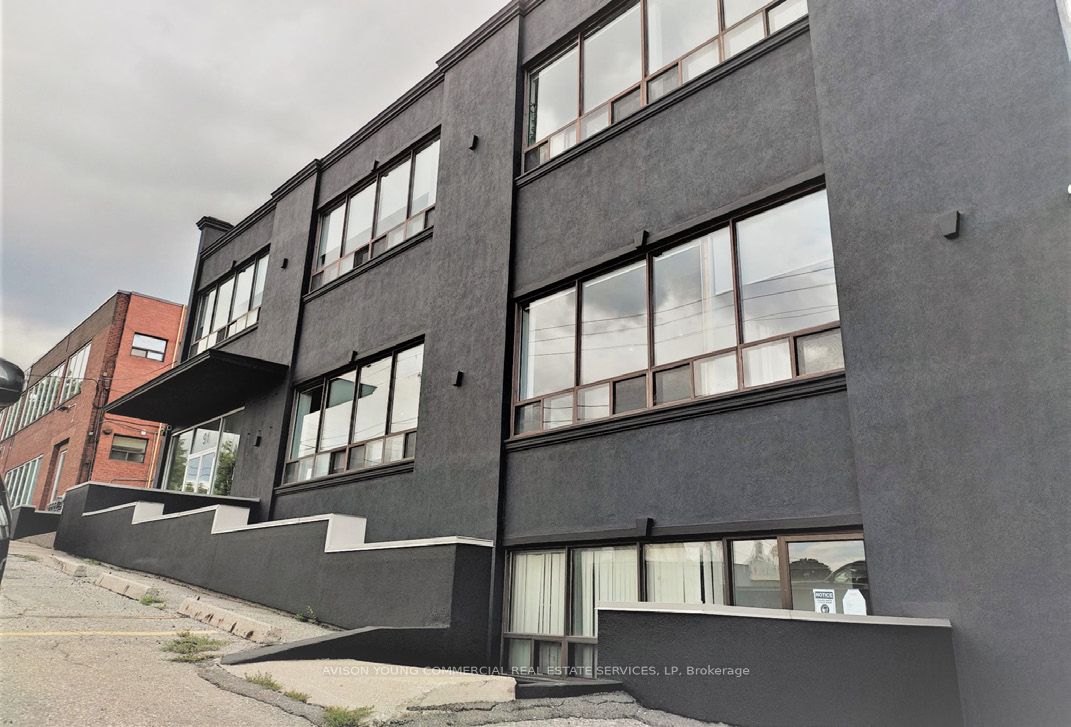 #206 - 91 Tycos Drive Property Photo 2