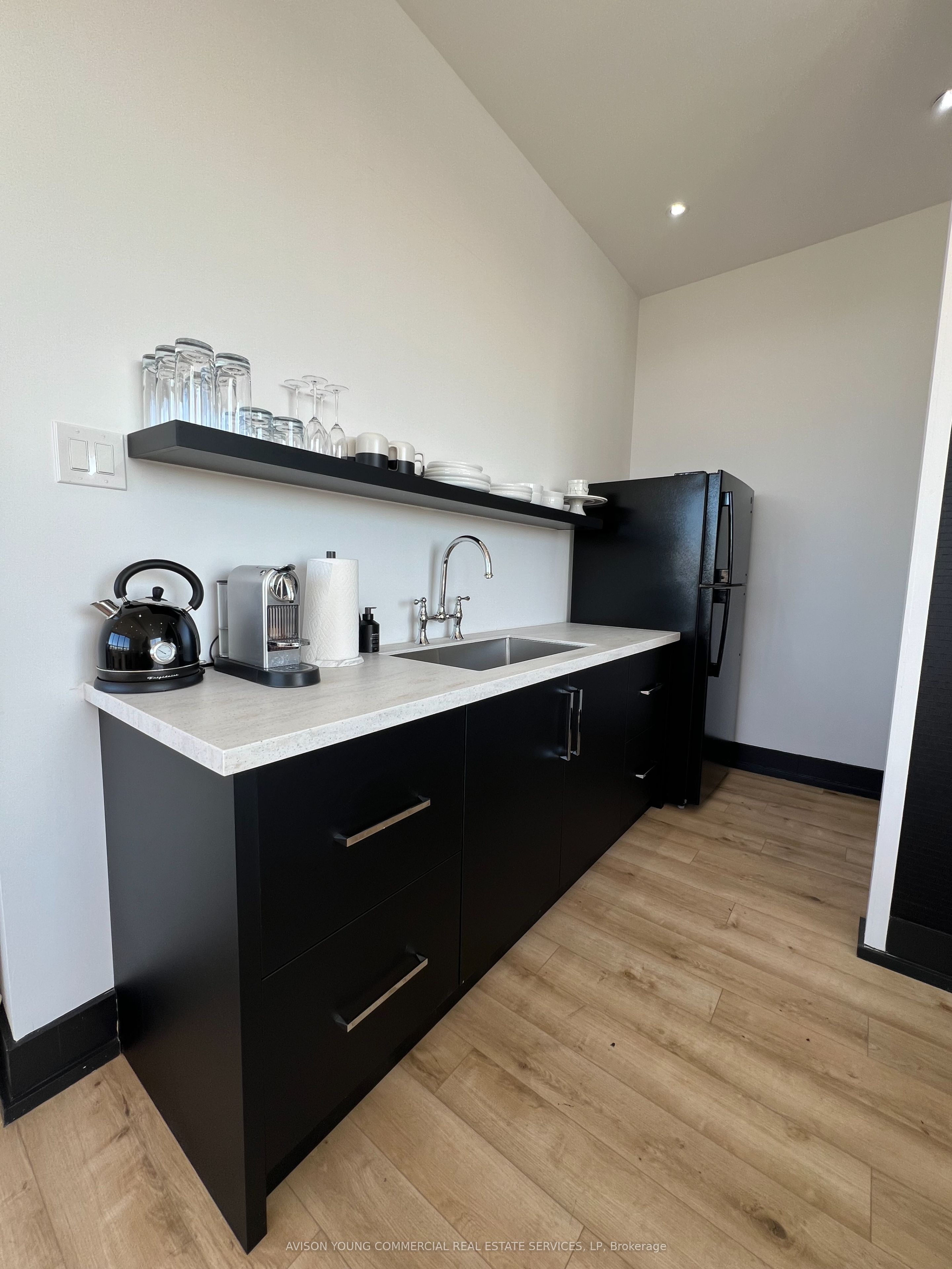 #206 - 91 Tycos Drive Property Photo 3