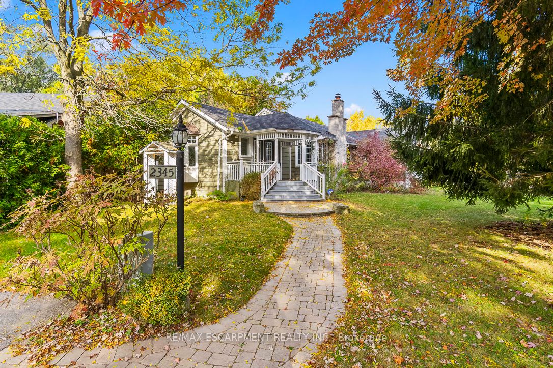 2345 Sovereign St Property Photo
