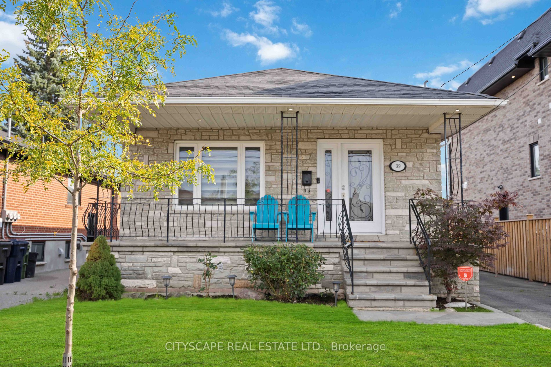 39 Bentworth Ave Property Photo