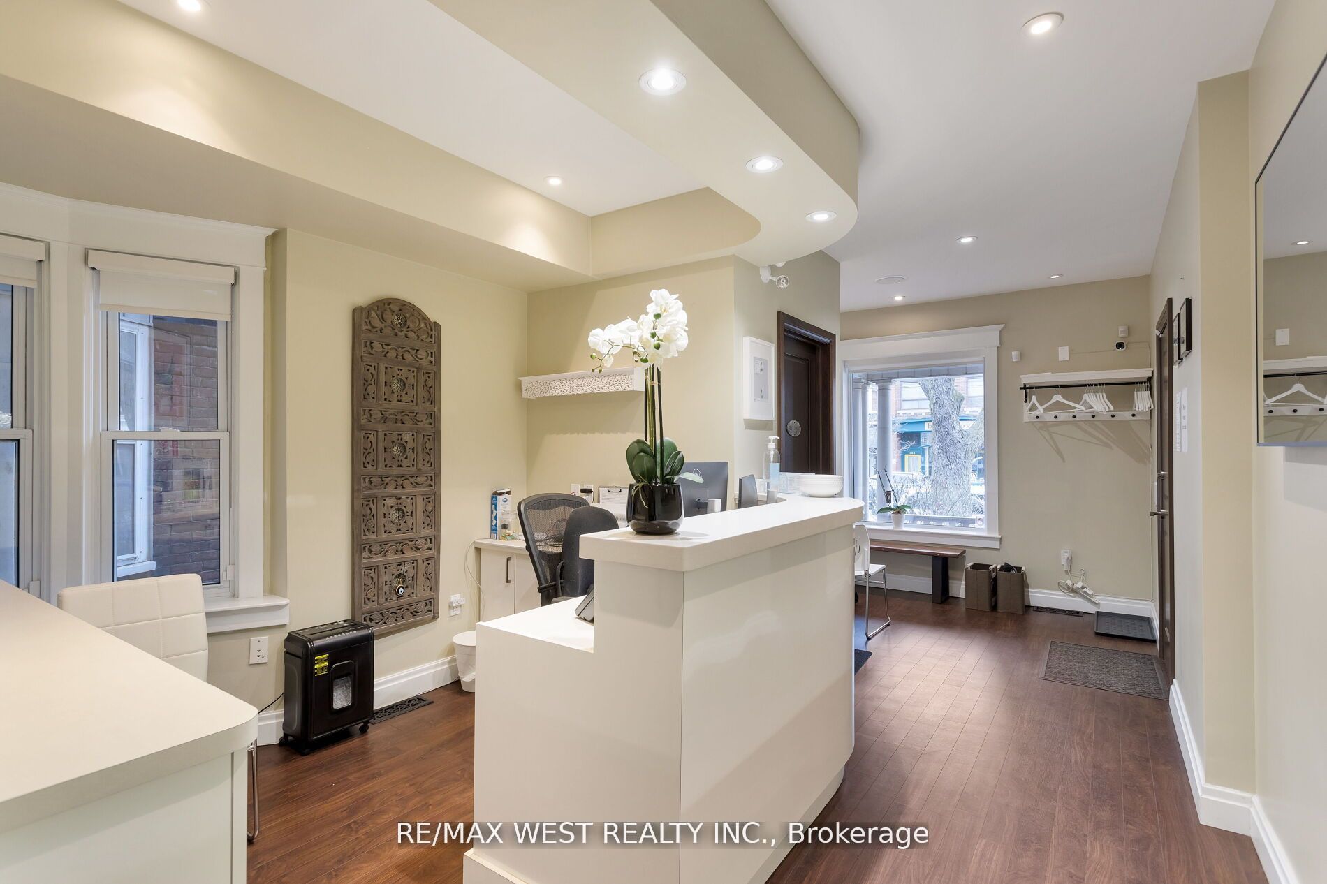 96 Roncesvalles Avenue Property Photo 5