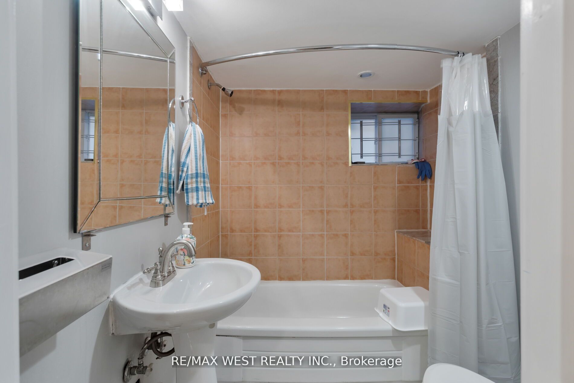 96 Roncesvalles Avenue Property Photo 22