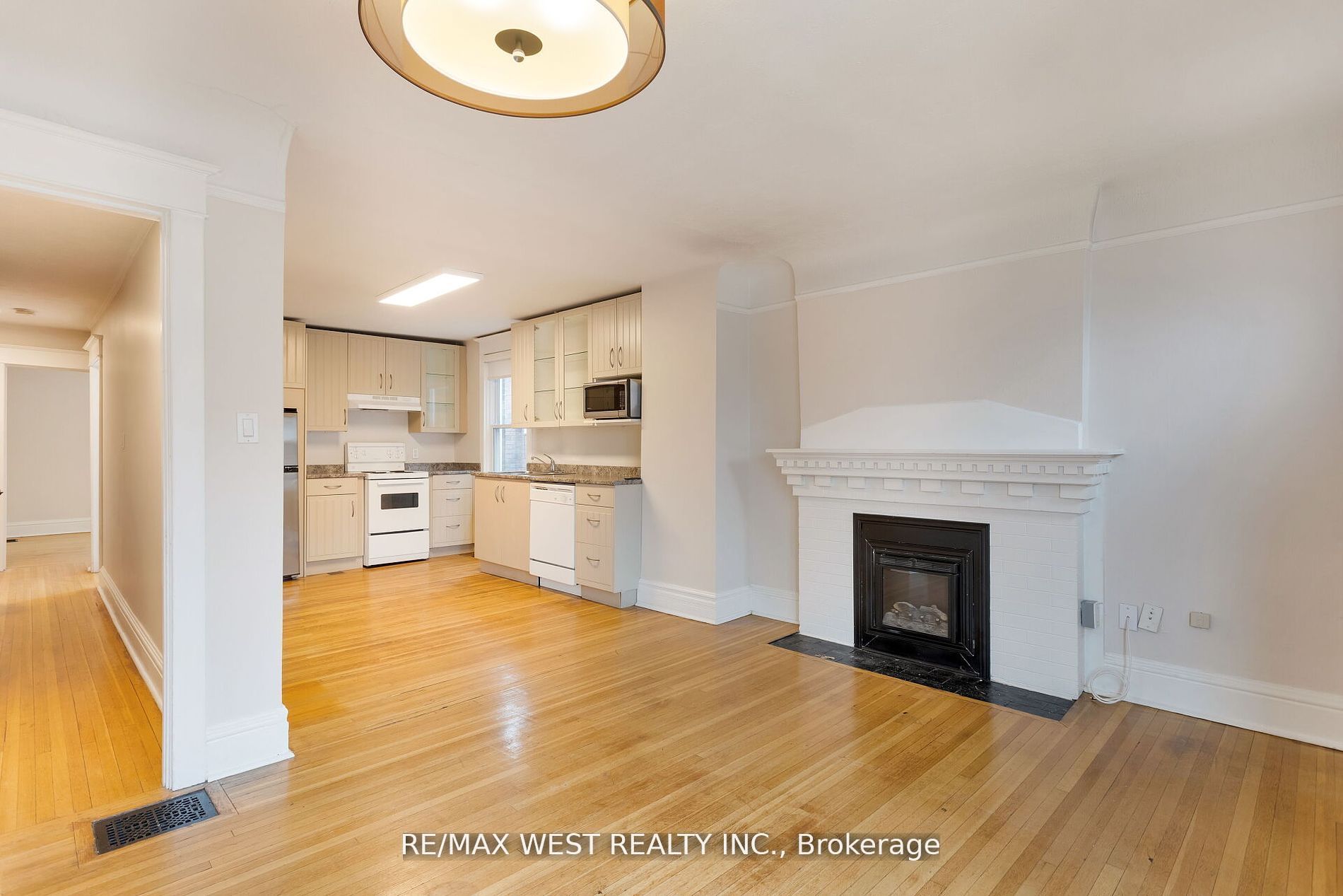 96 Roncesvalles Avenue Property Photo 31
