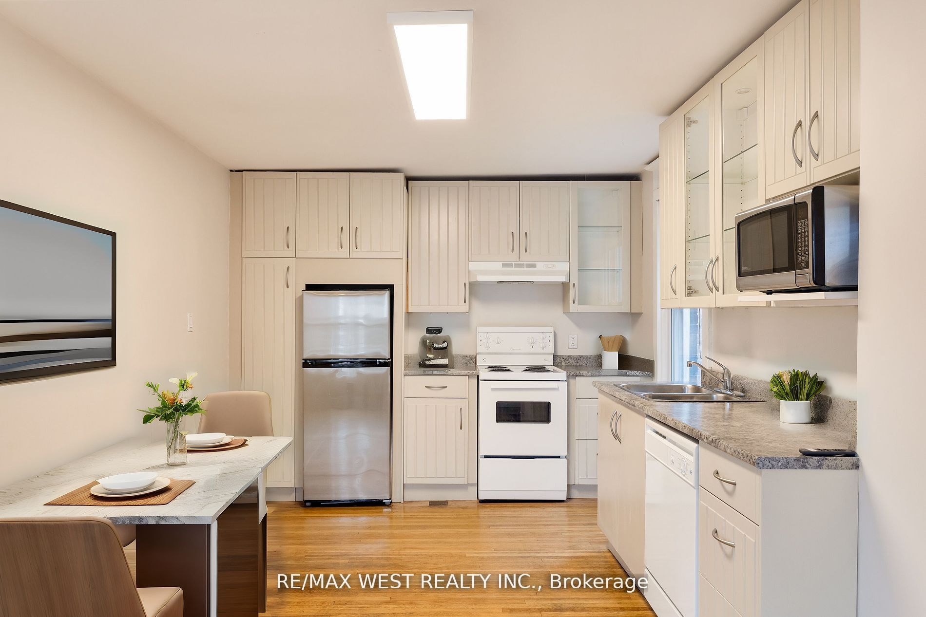 96 Roncesvalles Avenue Property Photo 32